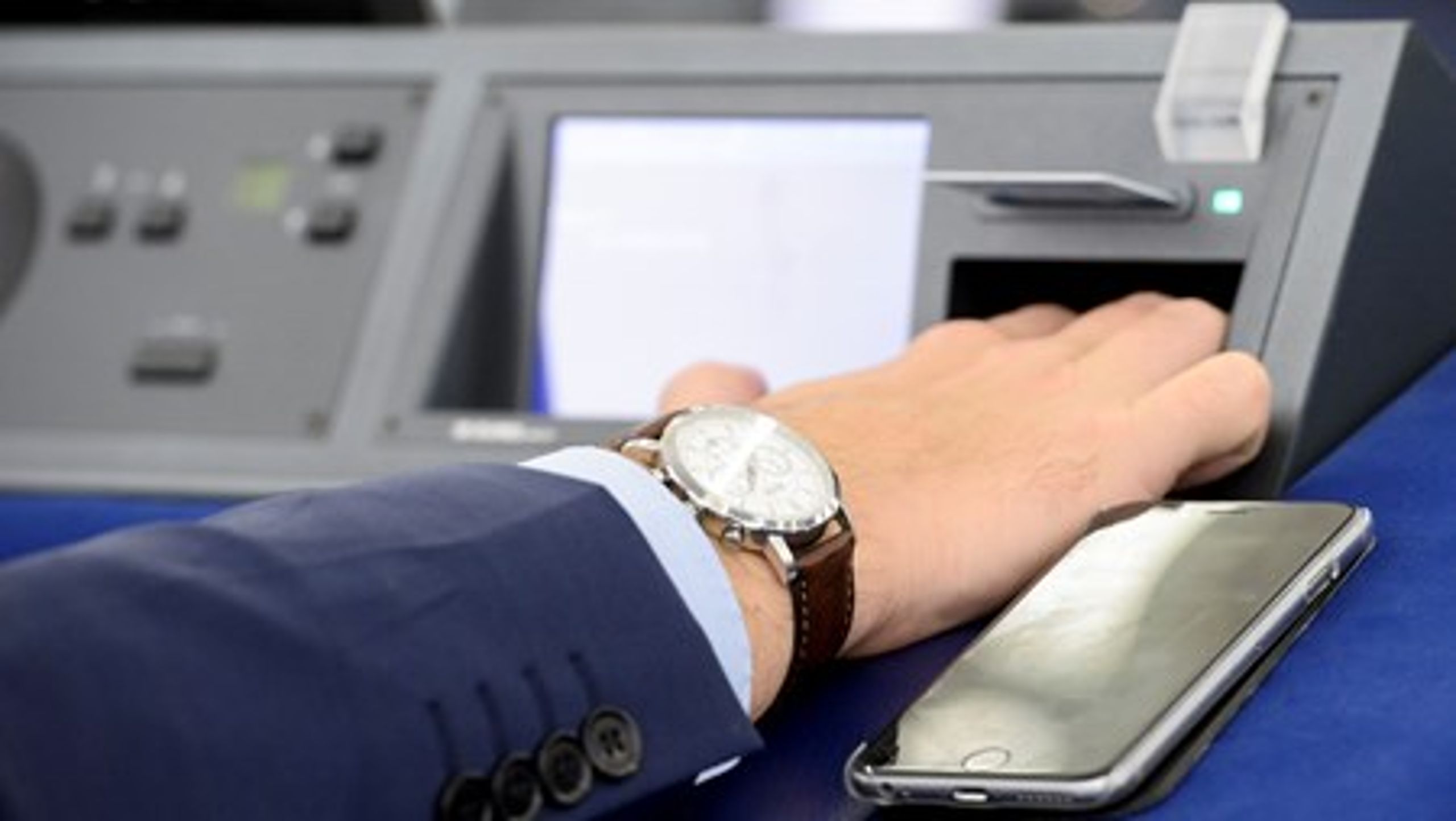 Sådan ser det ud, når EU-parlamentarikerne stemmer elektronisk&nbsp;–&nbsp;når de altså gør det.