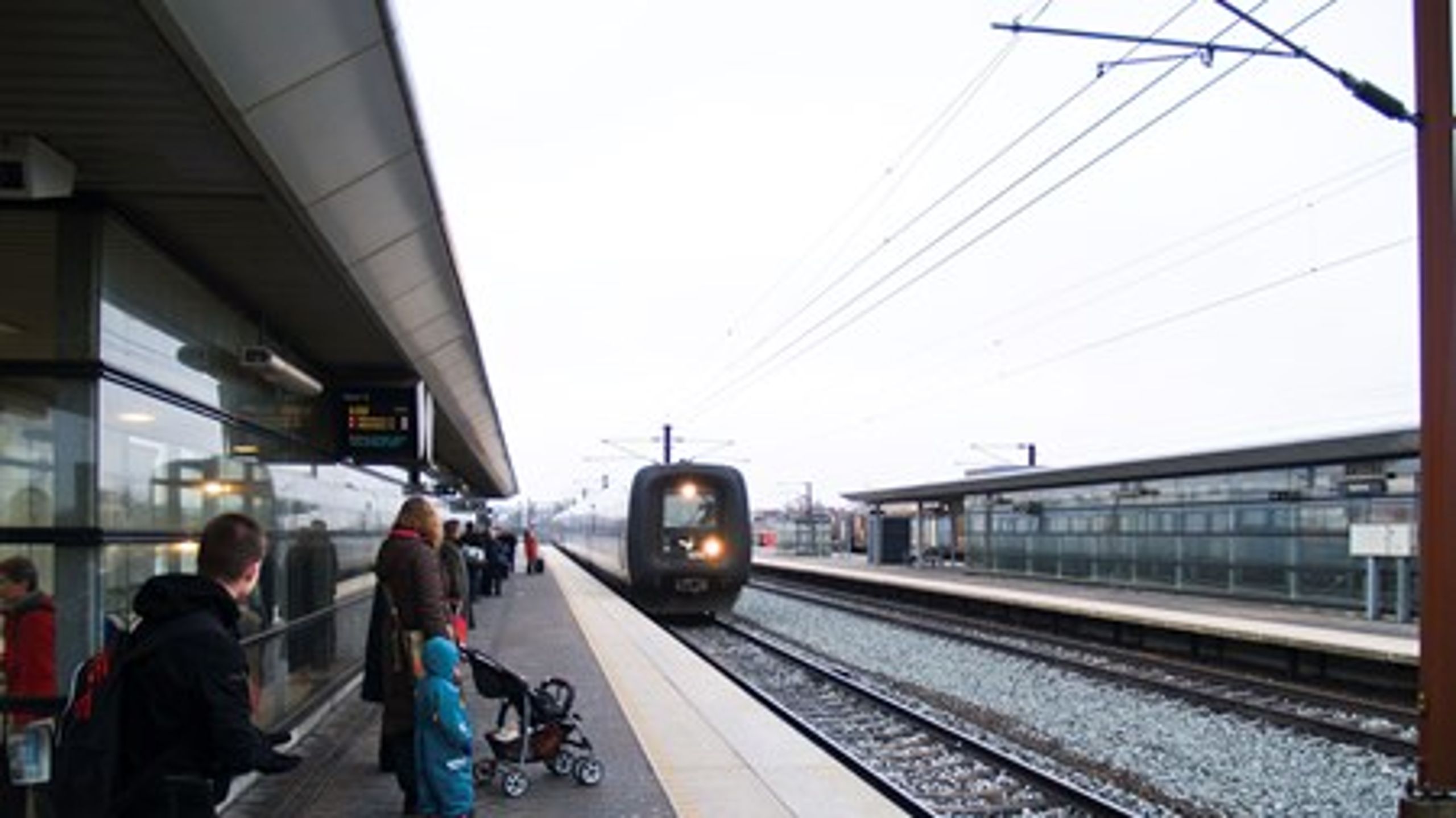 Radikale foreslår, at&nbsp;midler fra forliget om bedre og billigere kollektiv trafik skal erstatte de manglede olieindtægter til Togfonden. Togfonden skal elektrificere jernbanen i Danmark og realisere timemodellen, så transporttiden mellem Danmarks største byer højest bliver én time.