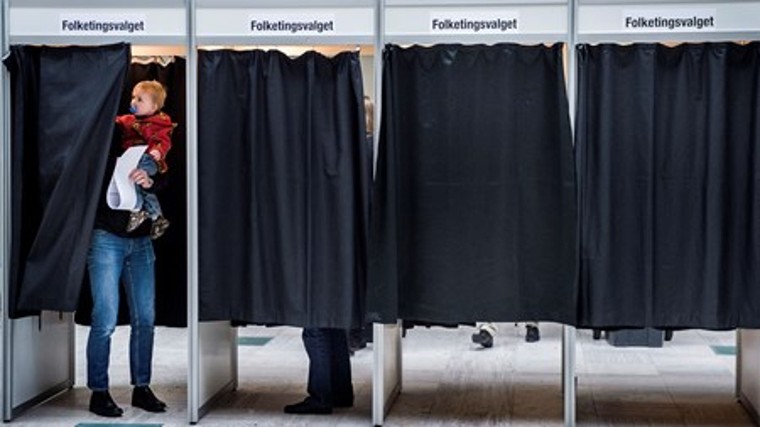 Partiernes tilslutning er meget stabile, men under overfladen er der&nbsp;stor vælgerudskiftning: Hver fjerde vælger vil ændre sin stemme fra valget.