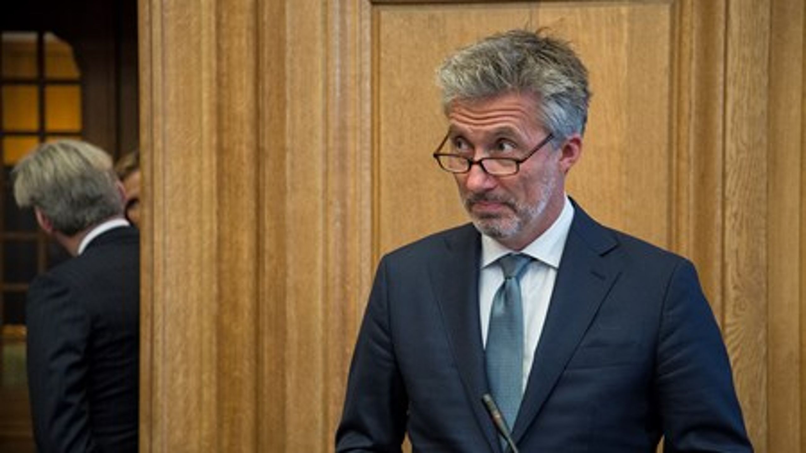 Morten Løkkegaard (V) bytter nu Folketinget ud med Europa-Parlamentet, når han overtager Ulla Tørnæs' plads.