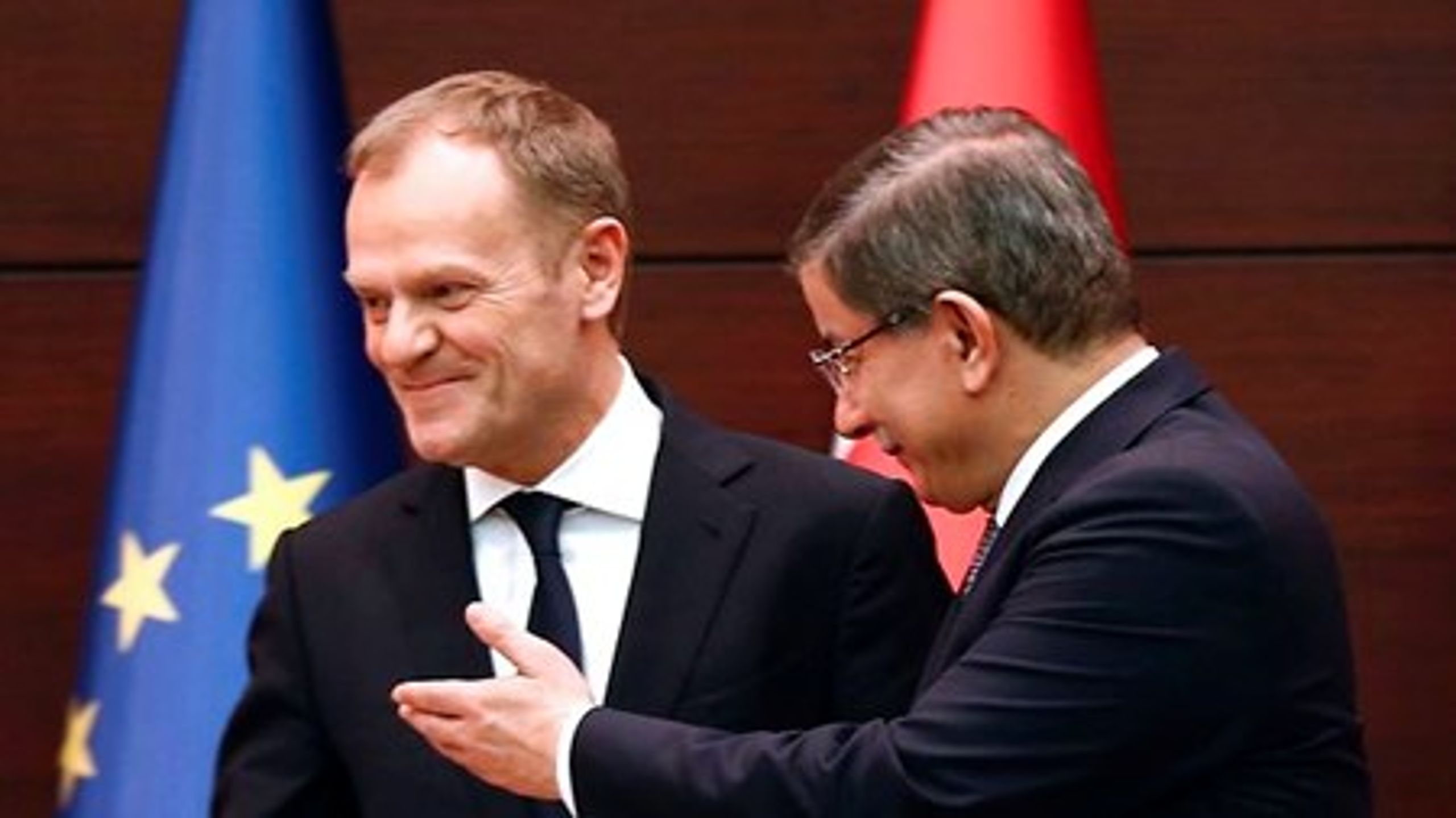 Den tyrkiske premierminister, Ahmet Davutoglu, spiller sammen med formand for Det Europæiske Råd Donald Tusk&nbsp;en nøglerolle ved mandagens topmøde.&nbsp;
