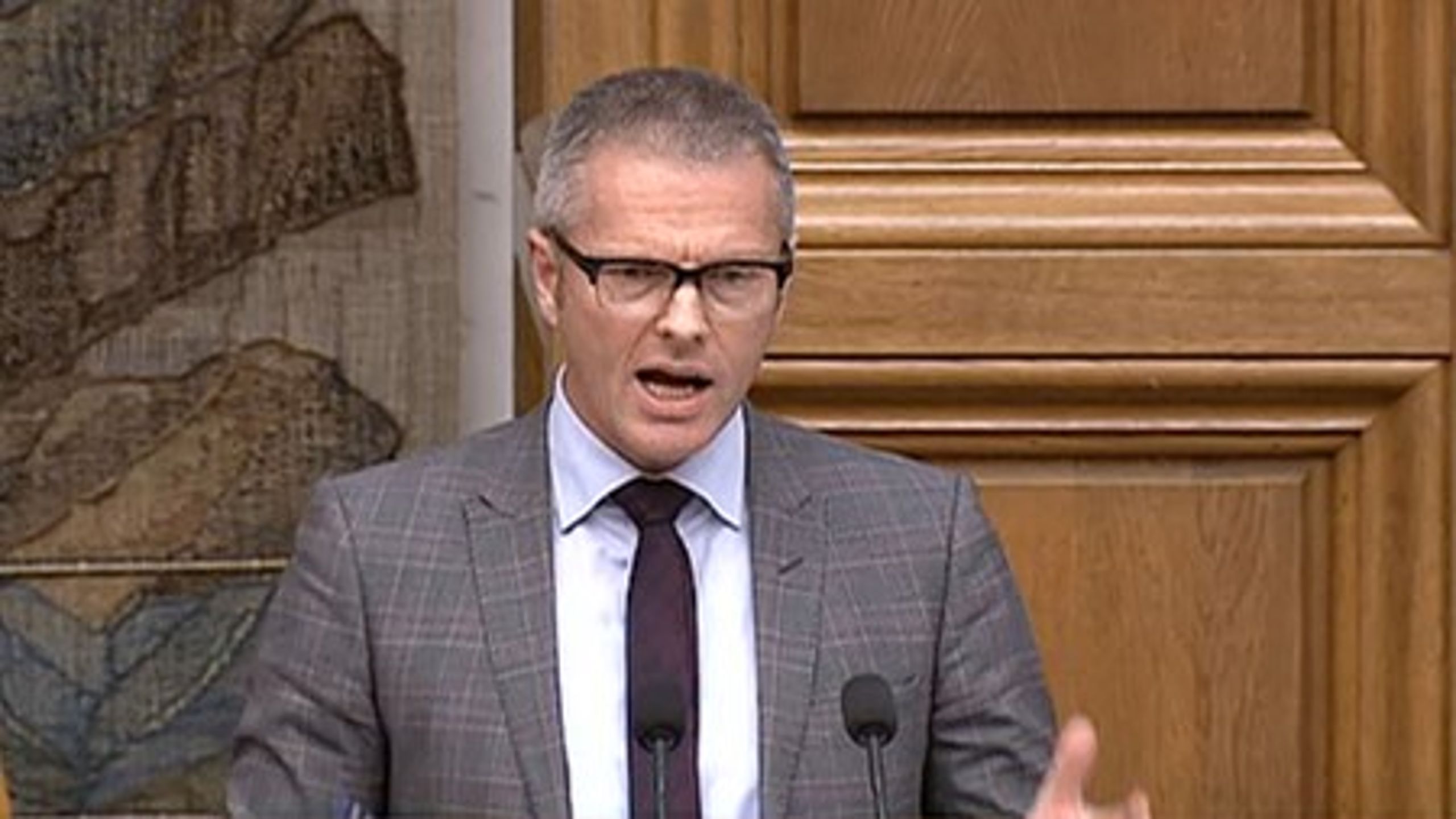 Socialdemokraternes sundhedsordfører, Flemming Møller Mortensen, måtte besvare en stribe kritiske spørgsmål omkring partiets støtte til V-regeringens stramning af udrednings- og behandlingsgarantien.&nbsp;