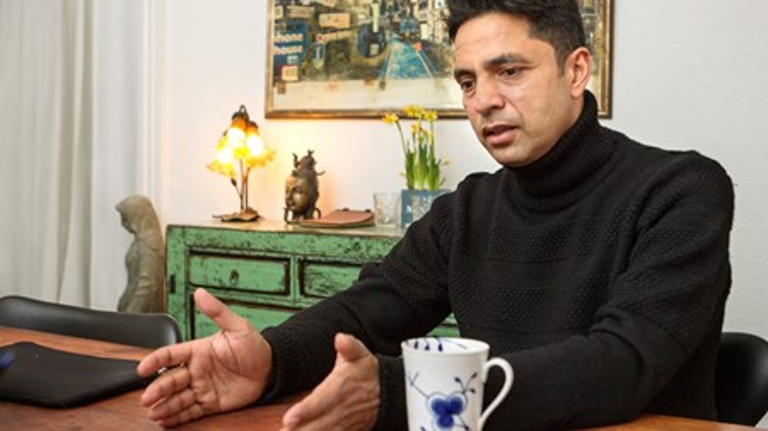 Radikale lokalformænd&nbsp;undrer sig over, at fhv. minister Manu Sareen vælger at&nbsp;skifte fra Radikale til Alternativet netop nu.