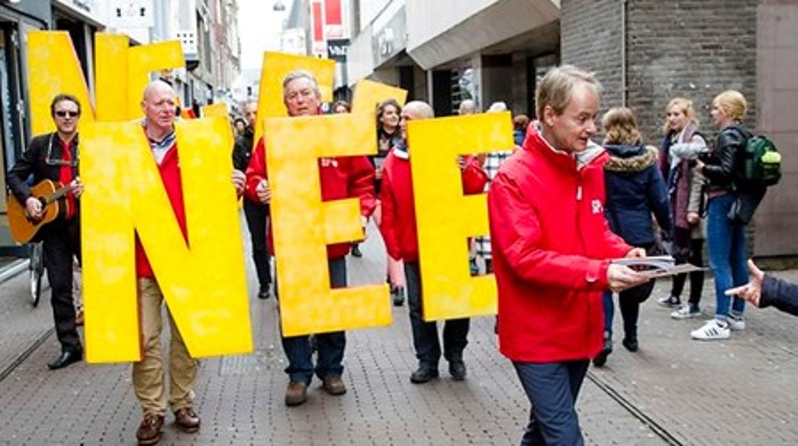 Det blev et klart og tydeligt "nej" til en EU-aftale med Ukraine. Nu venter en juridisk hovedpine.