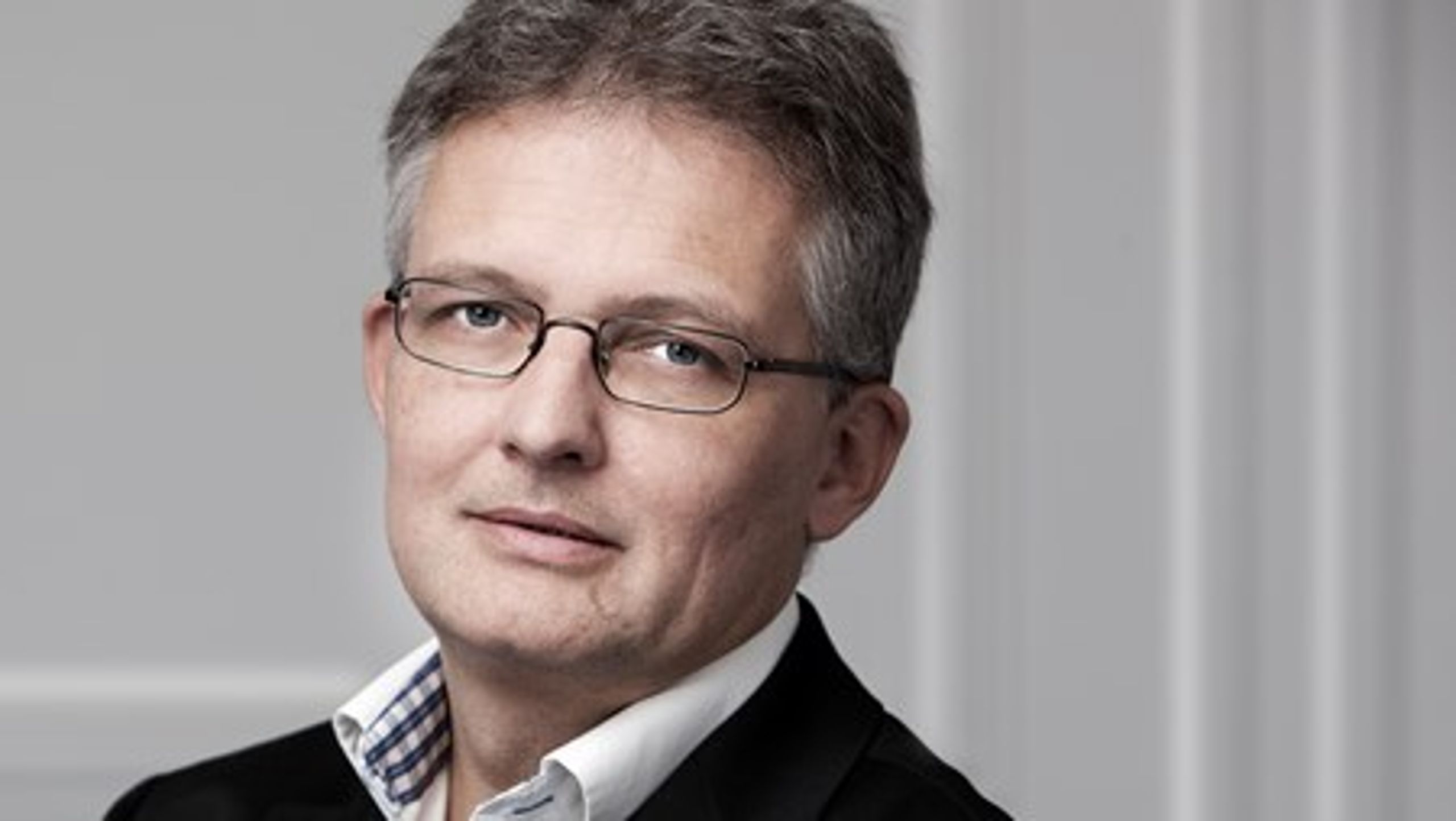 Opgaven med at skaffe boliger til det store antal flygtninge, som ventes at få tilkendt asyl i løbet af 2016, er enorm, men de almene boligorganisationer kan sammen med kommunerne bidrage til at løfte en stor del af udfordringen.&nbsp;Det mener BL's adm. direktør Bent Madsen.
