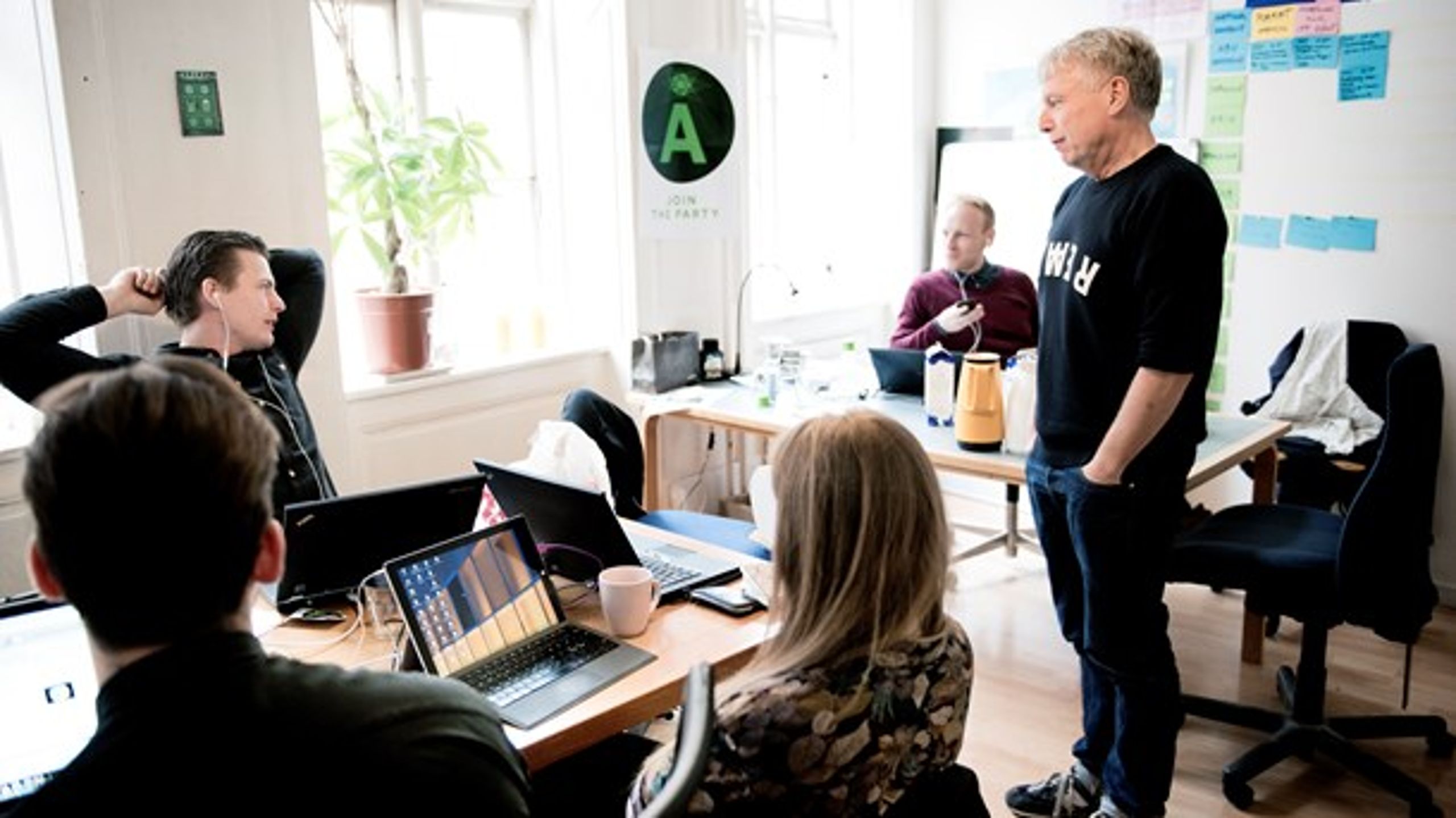 "Alternativets folketingsgruppe tager stilling og tilkendegiver deres ofte markante holdninger hver eneste dag. Men beslutninger? Dem træffer de stort set ingen af," mener Jarl Cordua.&nbsp;