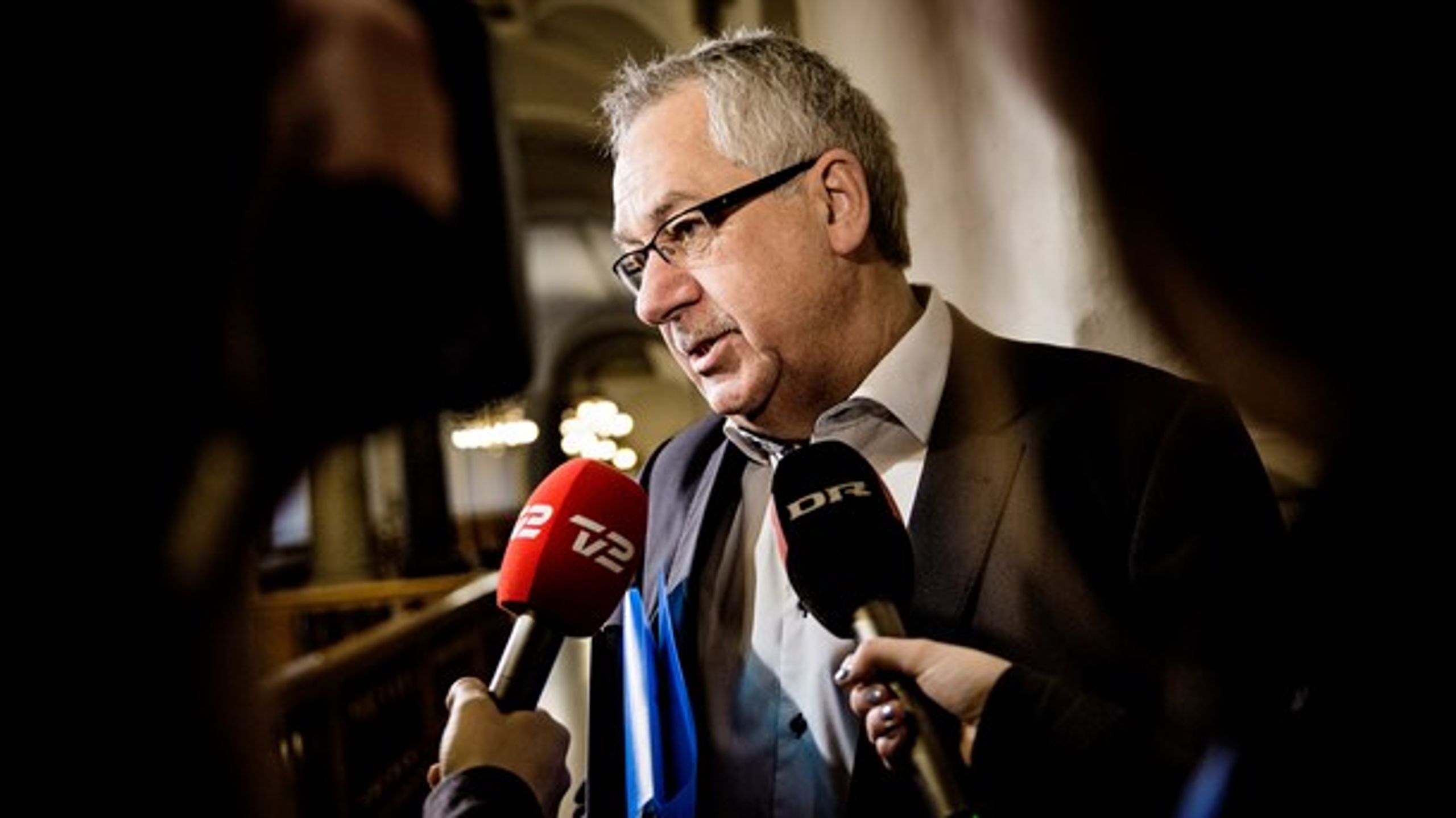Hans Chr. Schmidt mener, at de resterende 28,4 millioner i puljen&nbsp;skal bruges på&nbsp;elevatorer, ramper og andet, der øger tilgængeligheden&nbsp;på&nbsp;landets stationer.
