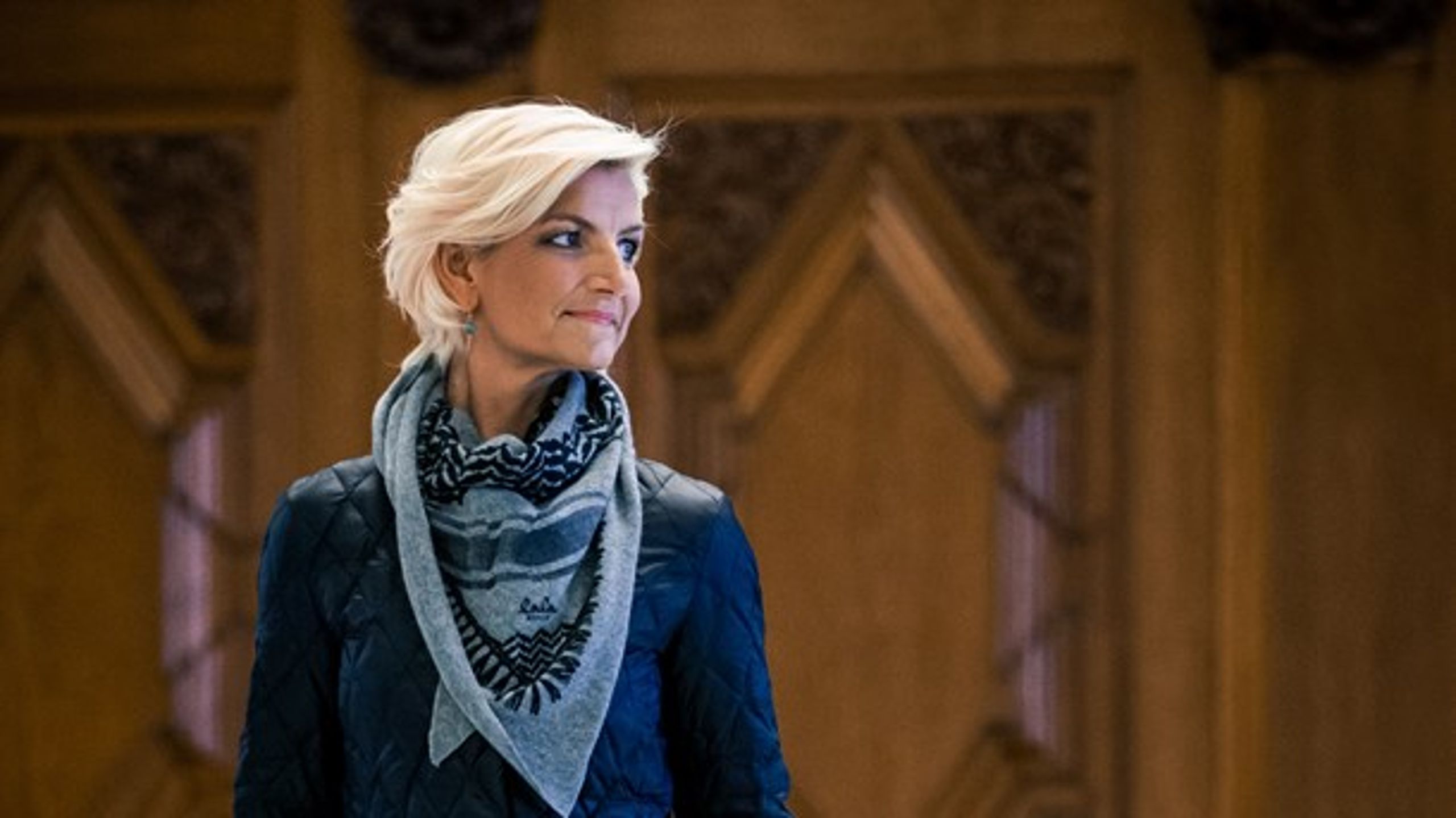 Uddannelses- og forskningsminister Ulla Tørnæs (V) skal nu forhandle en model for, hvordan studerende kan betale selv, hvis de vil tage en ny uddannelse på samme eller lavere niveau. <br>