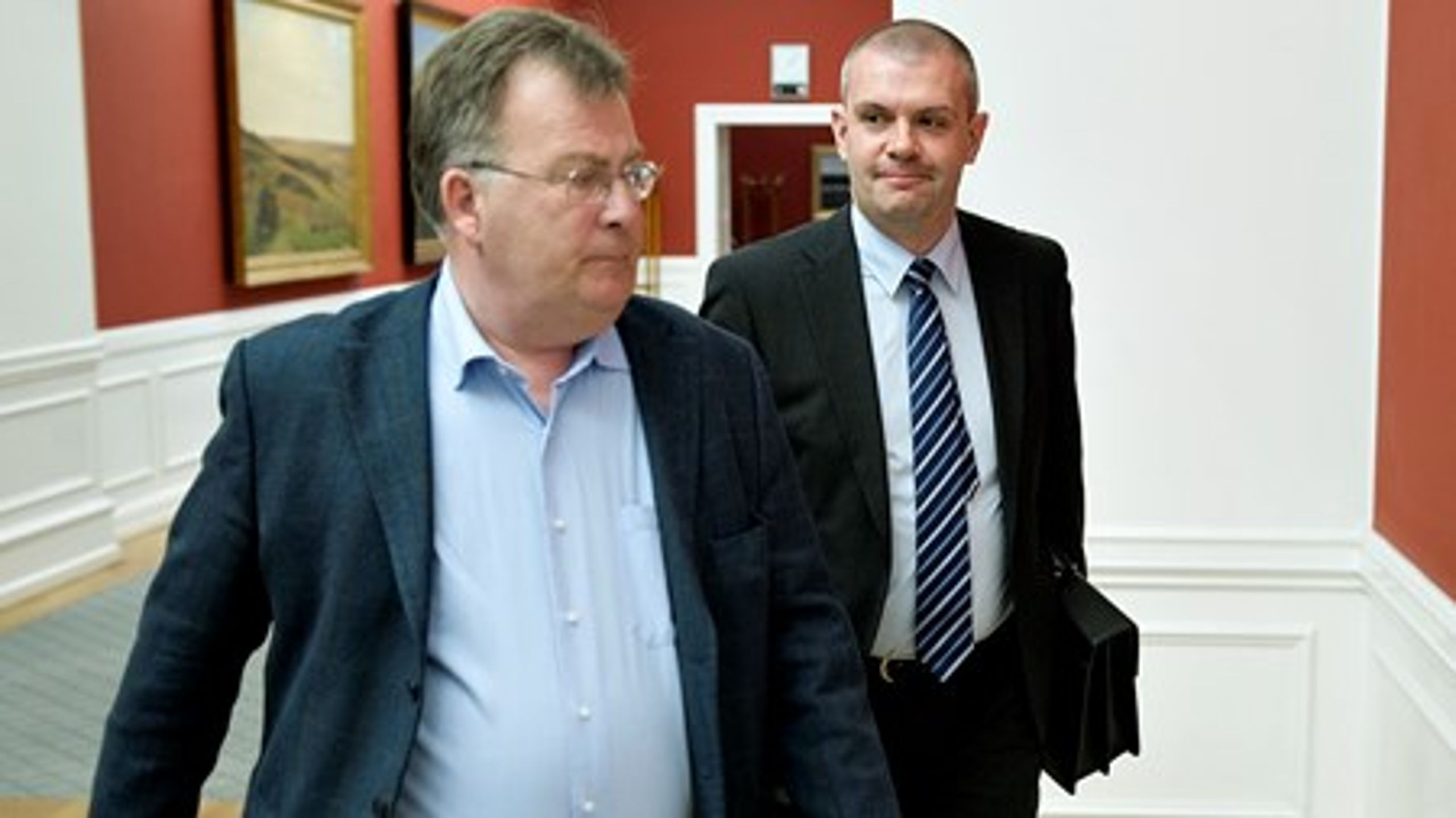 Den forhenværende socialdemokratiske finansminister Bjarne Corydon (th) lavede en ny kammeradvokataftale, der skulle give andre advokater bedre mulighed for at få opgaver for staten. Nu er det finansminister Claus Hjort Frederiksen, der er politisk ansvarlig for aftalen.&nbsp;ARKIVFOTO