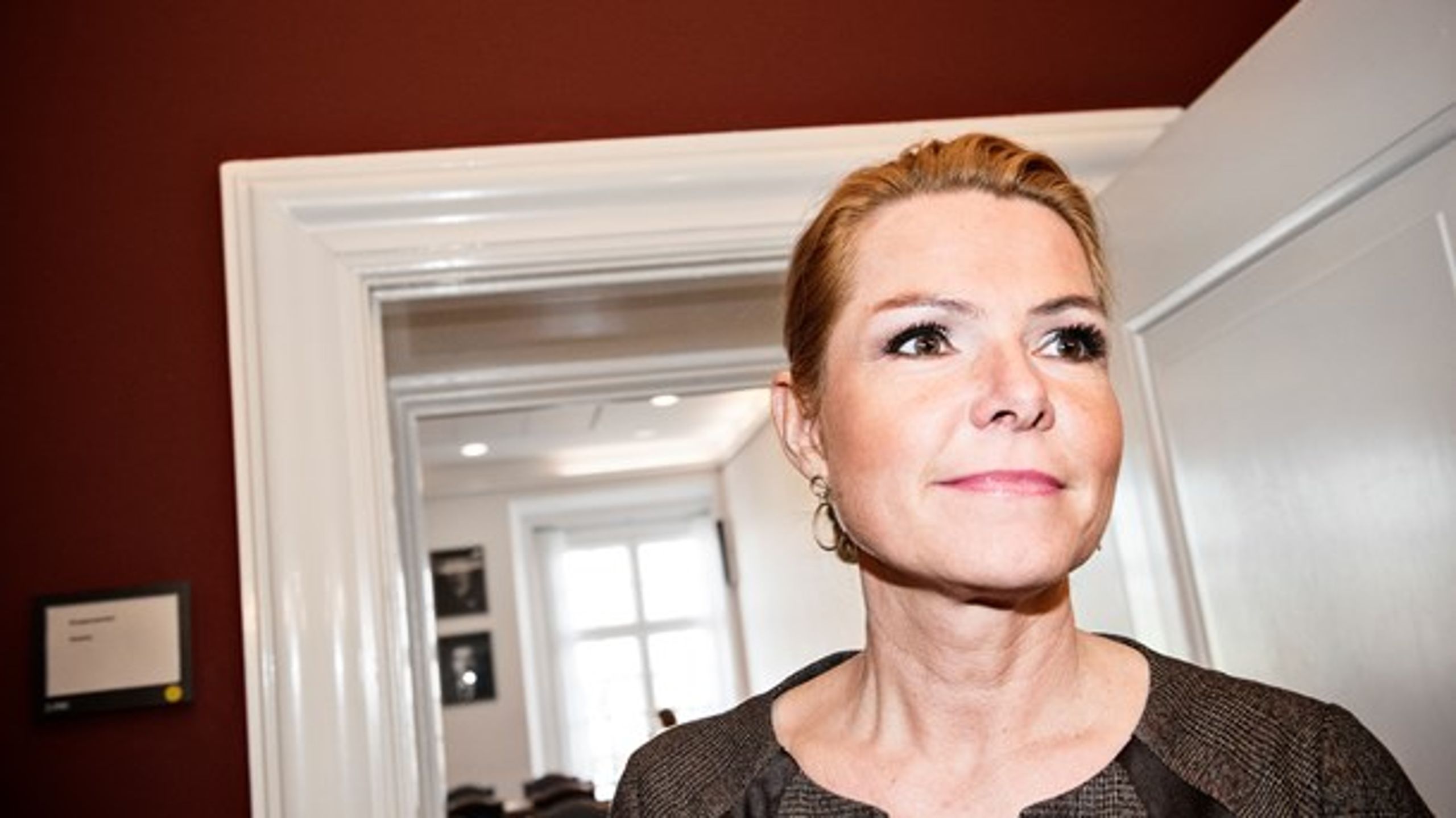Integrationsminister Inger Støjbergs (V) ministerium har det øverste ansvar for opgørelsen af, hvor meget udviklingsbistanden betaler til&nbsp;asyl- og flygtningeområdet. Men hun vil ikke kommentere sagen endnu.&nbsp;&nbsp;
