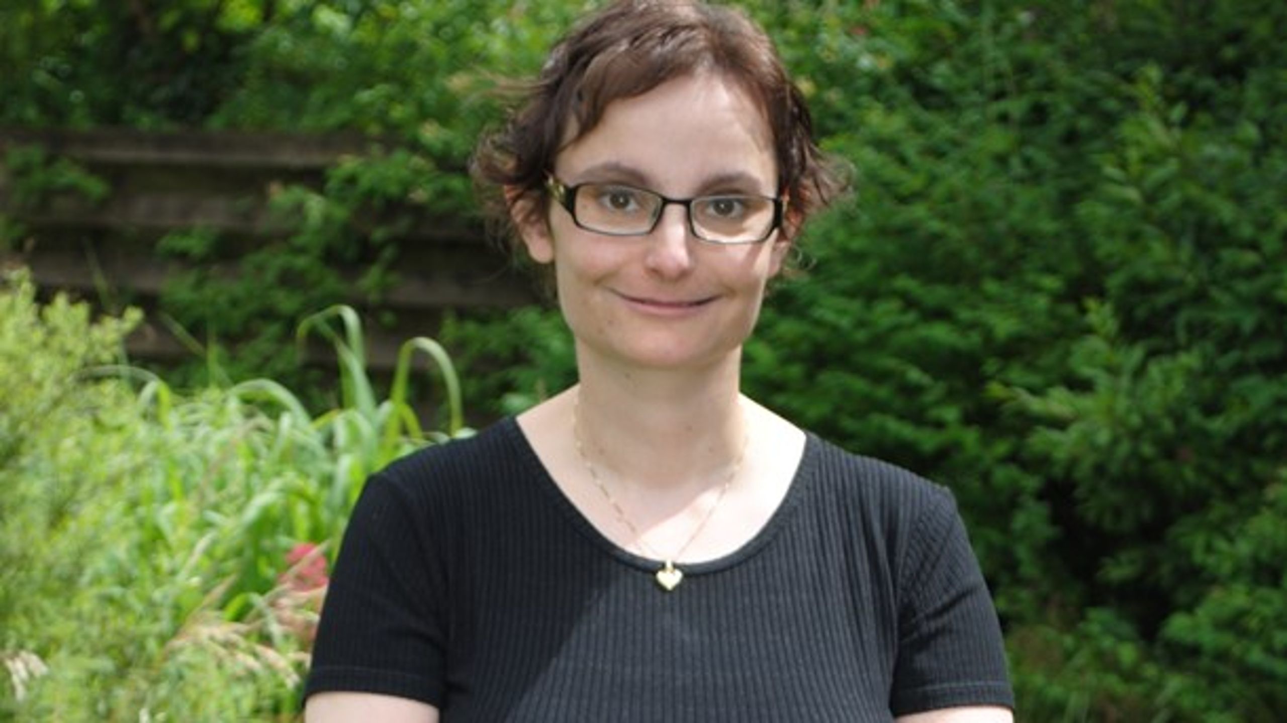 "Jeg vil indtrængende opfordre regeringen og det brede folketing til at vende om og finde menneskeligheden frem igen i deres politik! Gør de ikke det, viser de sig som bødler og ikke som demokratisk valgte repræsentanter for befolkningen," skriver forfatter&nbsp;Lisbeth Riisager Henriksen.