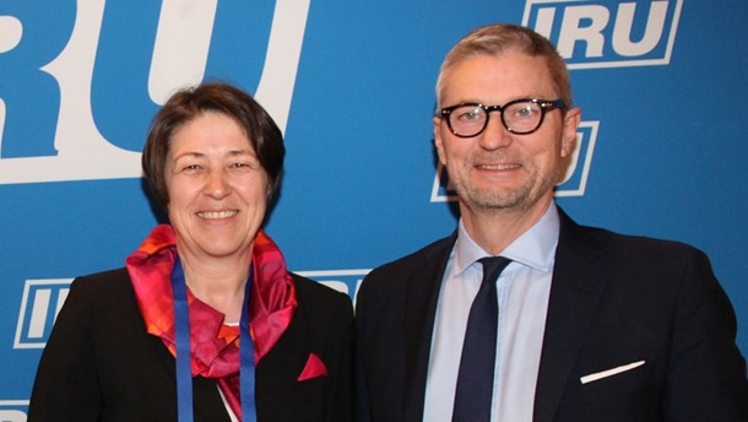 Kommissionen skal op i gear. Både for transportbranchen, men også for hele EU-systemets skyld, lyder det fra Erik Østergaard, administrerende direktør i DTL-Danske Vognmænd, til EU's transportkommissær,&nbsp;Violeta Bulc.<br>