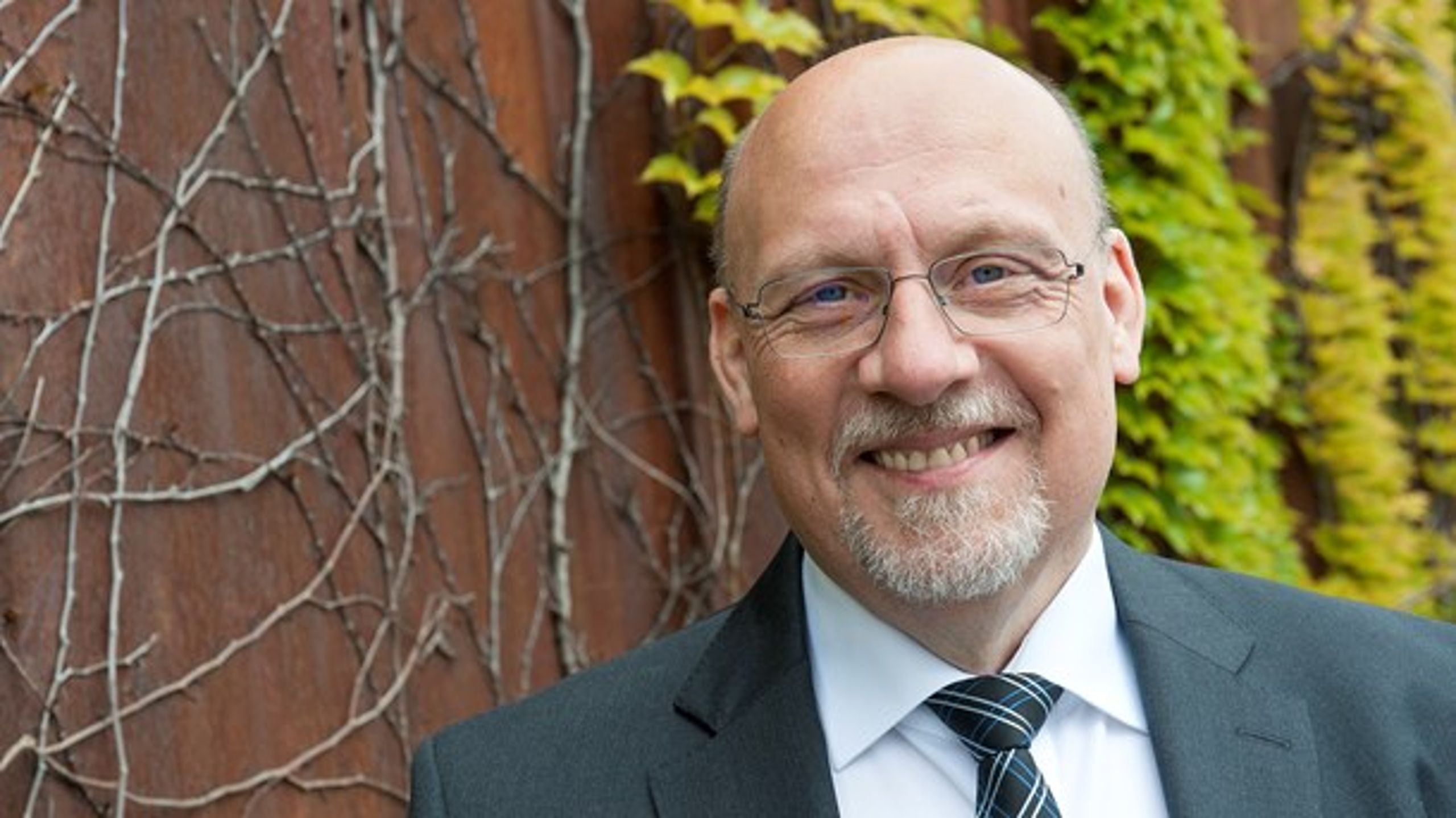 <span>”<span>Der
er ting, som ligger lige til højrebenet for en minister eller et
ministerium at løse, men
så er der også ting, som hverken ministeren, ildsjælen, fonden
eller civilsamfundet kan løse alene. De
kan kun løses, hvis vi tager hinanden i hånden,” siger Jesper
Nygård, direktør i Realdania.</span></span>