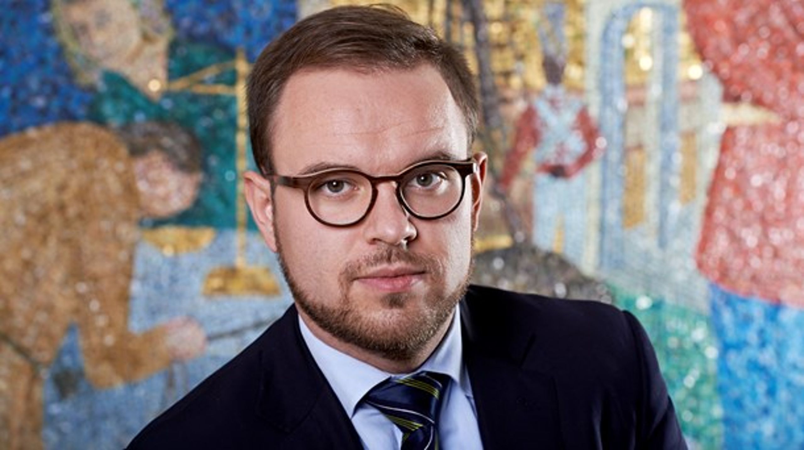 Er den britiske premierminister Theresa May's meldinger om "hård Brexit" mest af alt ren taktik, spørger Dansk Erhvervs EU-chef Kasper Ernest.