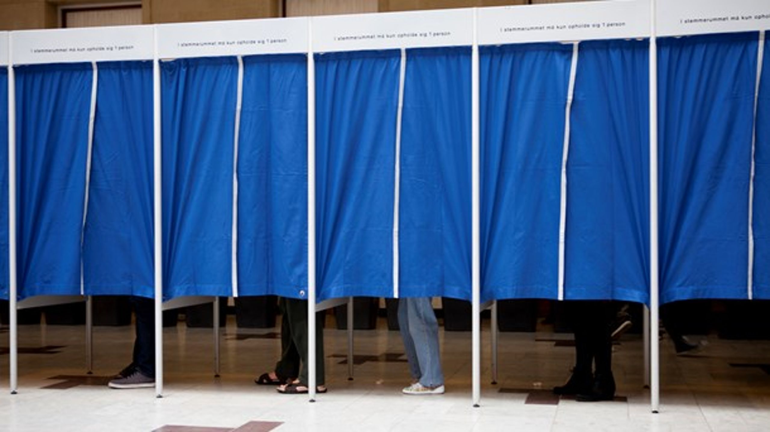 Danskerne skal stadig tage stilling til, om vi fortsat skal være medlem af EU eller følge briterne ud af unionen, mener flere partier.<div><br></div>