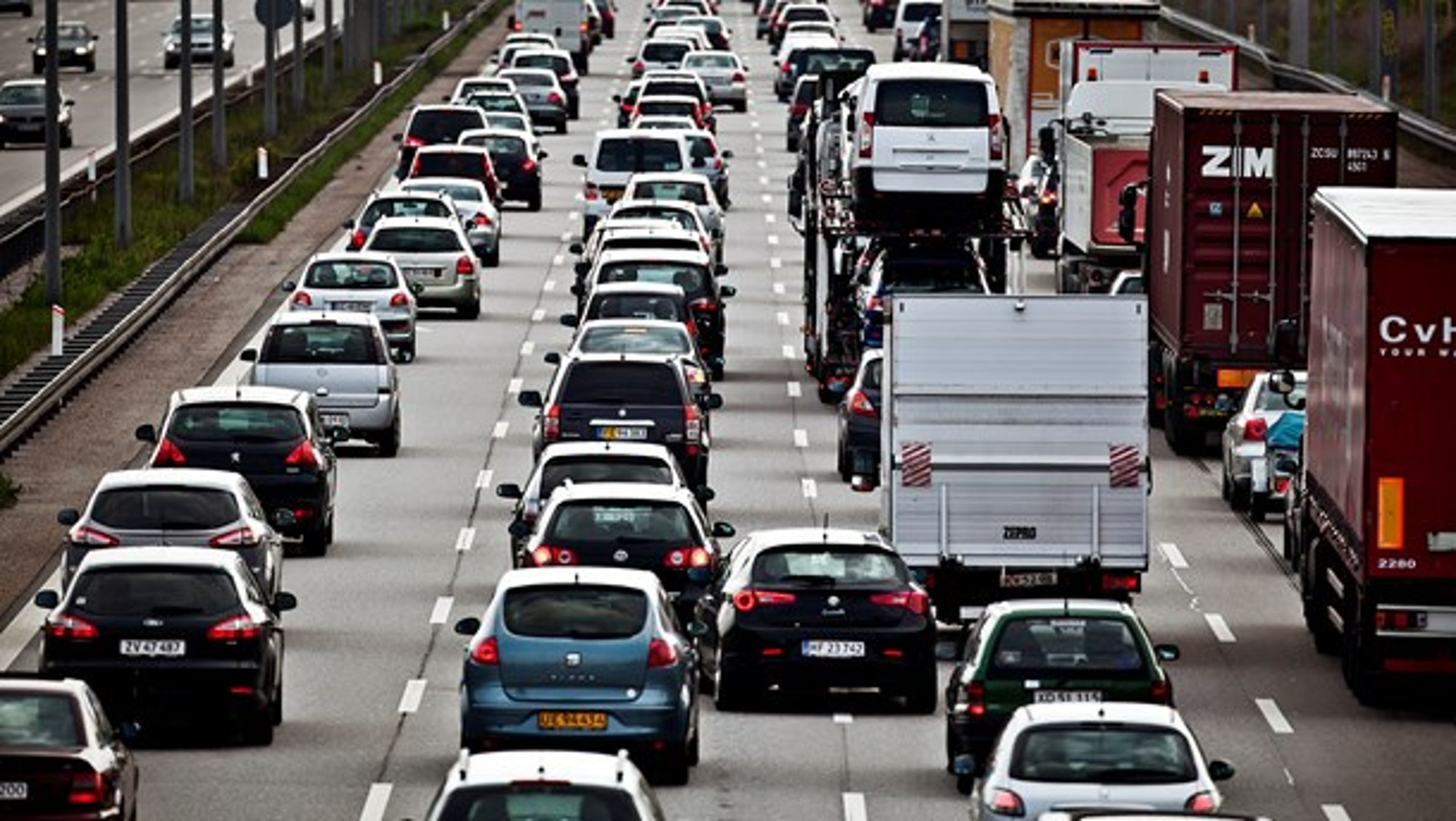 Med ny analyse vil fire partier i rød blok finde årstal for endeligt forbud mod benzinbiler.&nbsp;