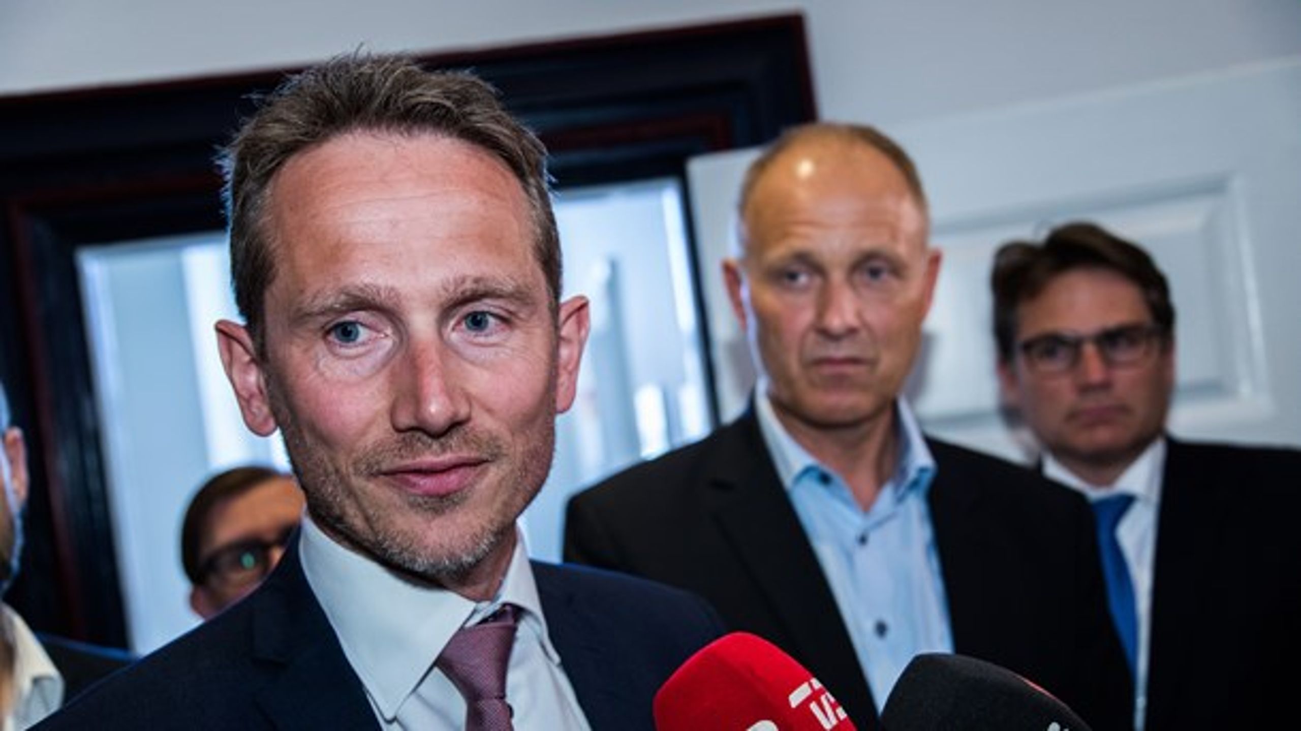 Finansminister Kristian Jensen (V) og formand i KL Martin Damm (V)&nbsp;til de afsluttende forhandlinger om kommunernes økonomi.&nbsp;