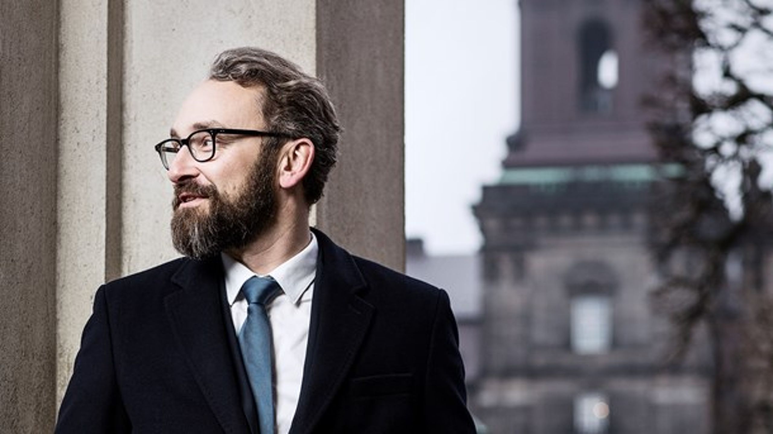 Boligminister Ole Birk Olesen (LA) samlede i sidste uge alle Folketingets partier om en aftale, som skal gøre det lettere for udlejere og lejere at kommunikere digitalt. <br>