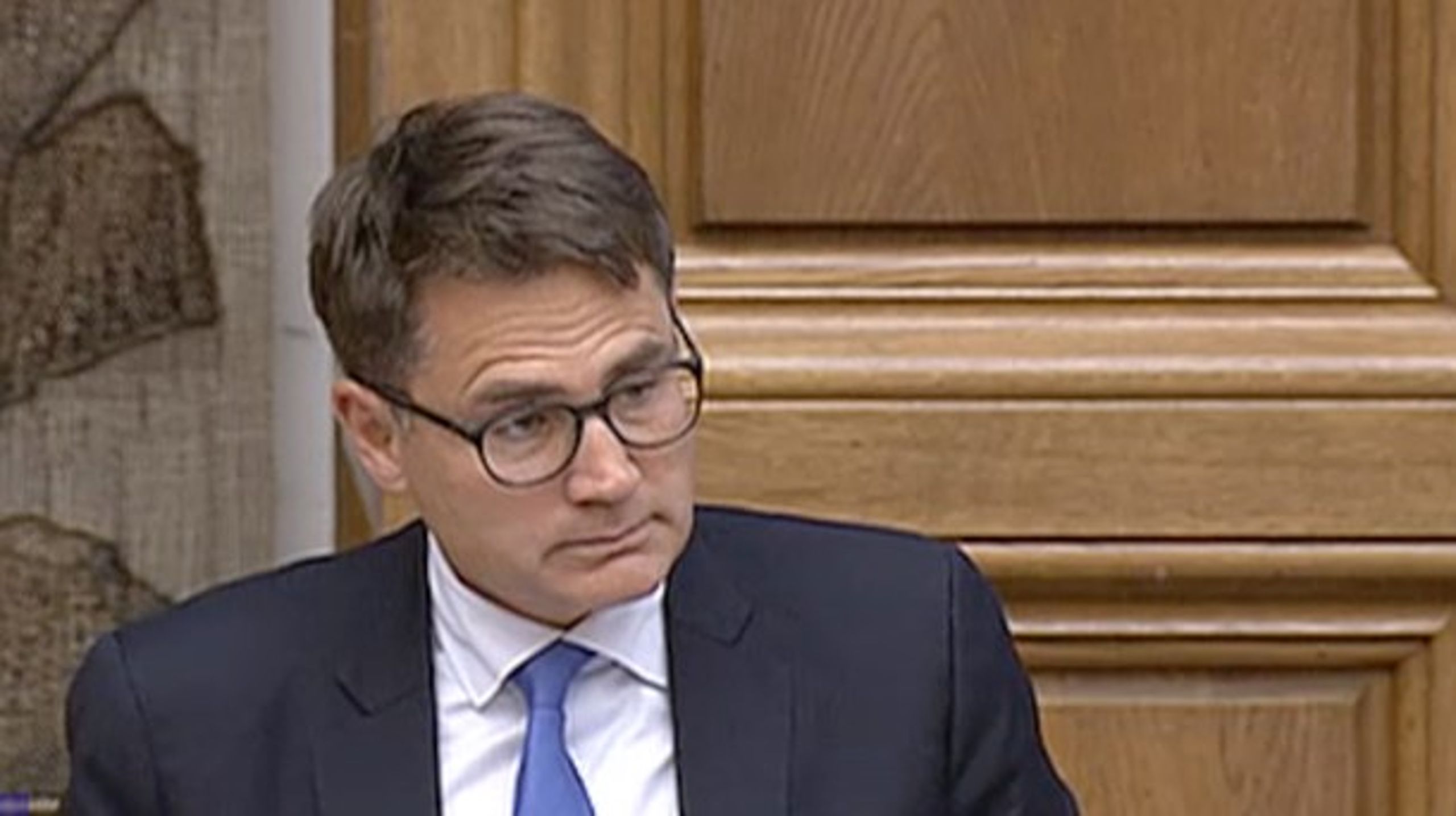 Erhvervsminister Brian Mikkelsen (K) mener, at de 13 anbefalinger om skærpede krav til andelsboligsektoren er gode og balancerede. DF og S er positive, men vil i detaljer med flere forslag. <br>