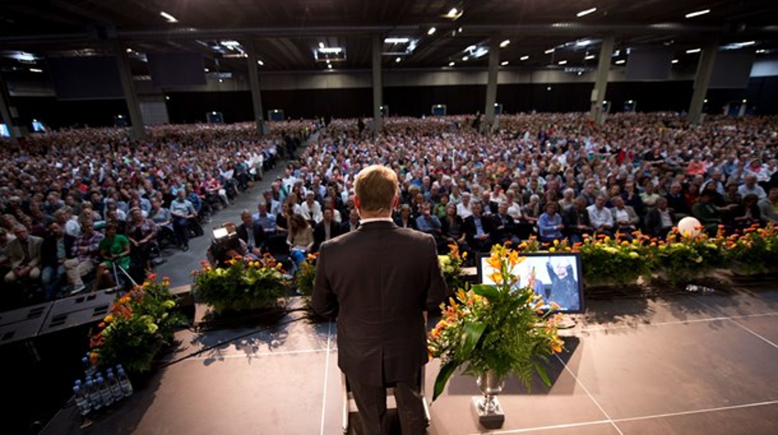 Det er vigtigt at sikre offentlige penge til andet end videnskabelige lægekongresser, siger formanden for Lægevidenskabelige Selskaber, LVS, Henrik Ullum.&nbsp;
