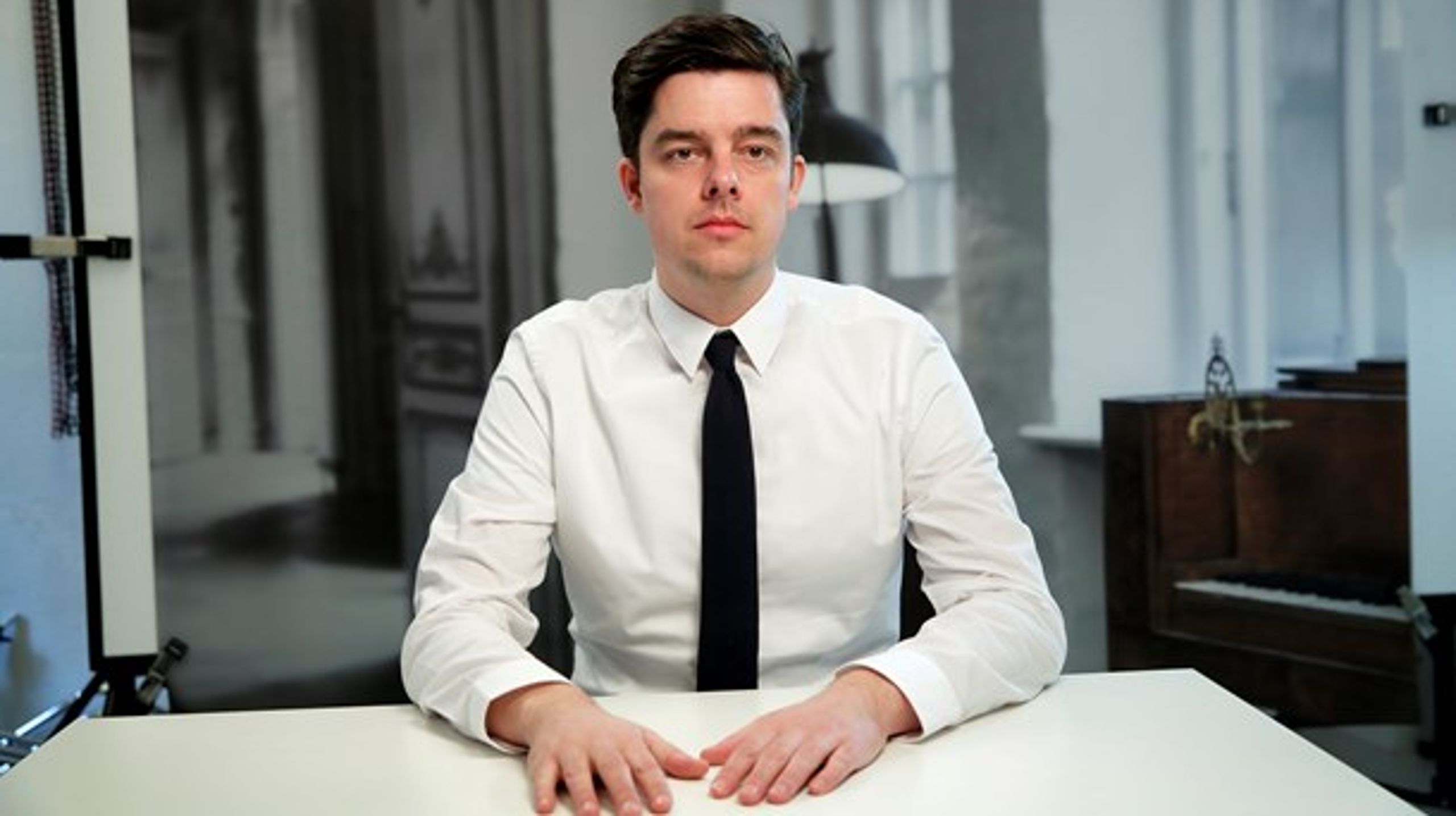 Satiriker Michael Schøts "Schiøtministeriet" er et godt bud på fremtidens politiske samtale.