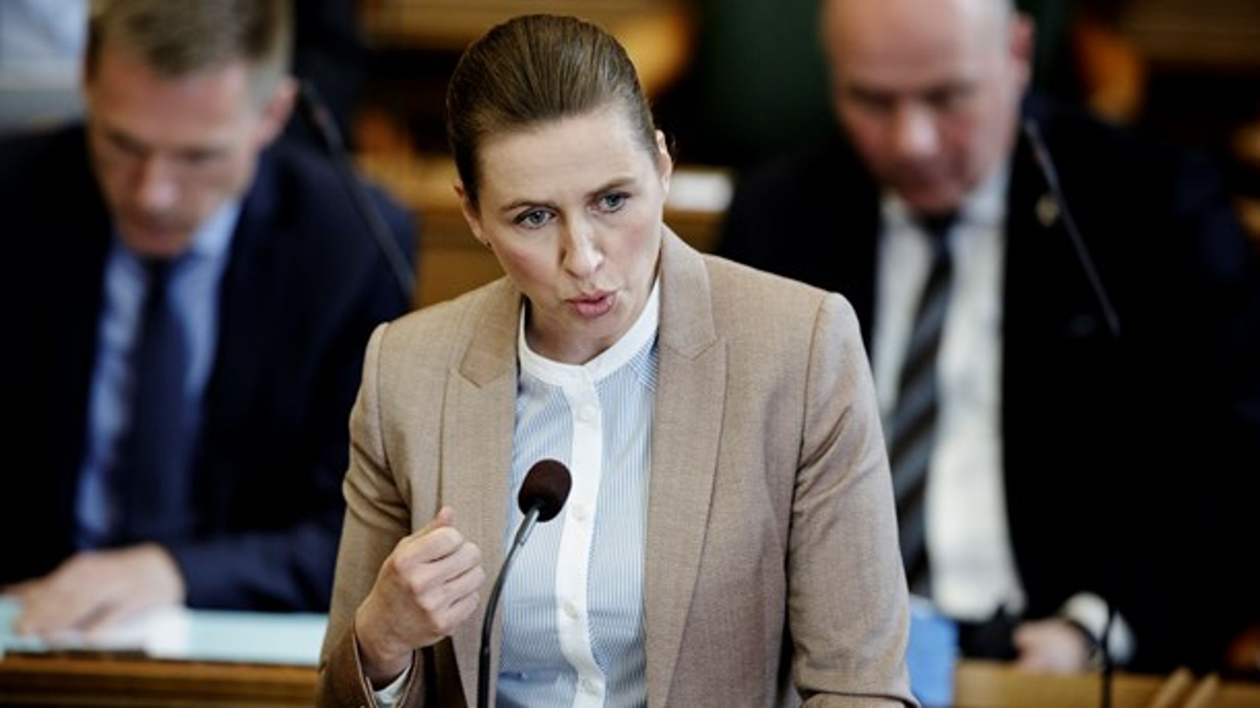 Socialdemokratiets formand, Mette Frederiksen, og rød blok står stadigvæk til flertal i meningsmålingerne.&nbsp;