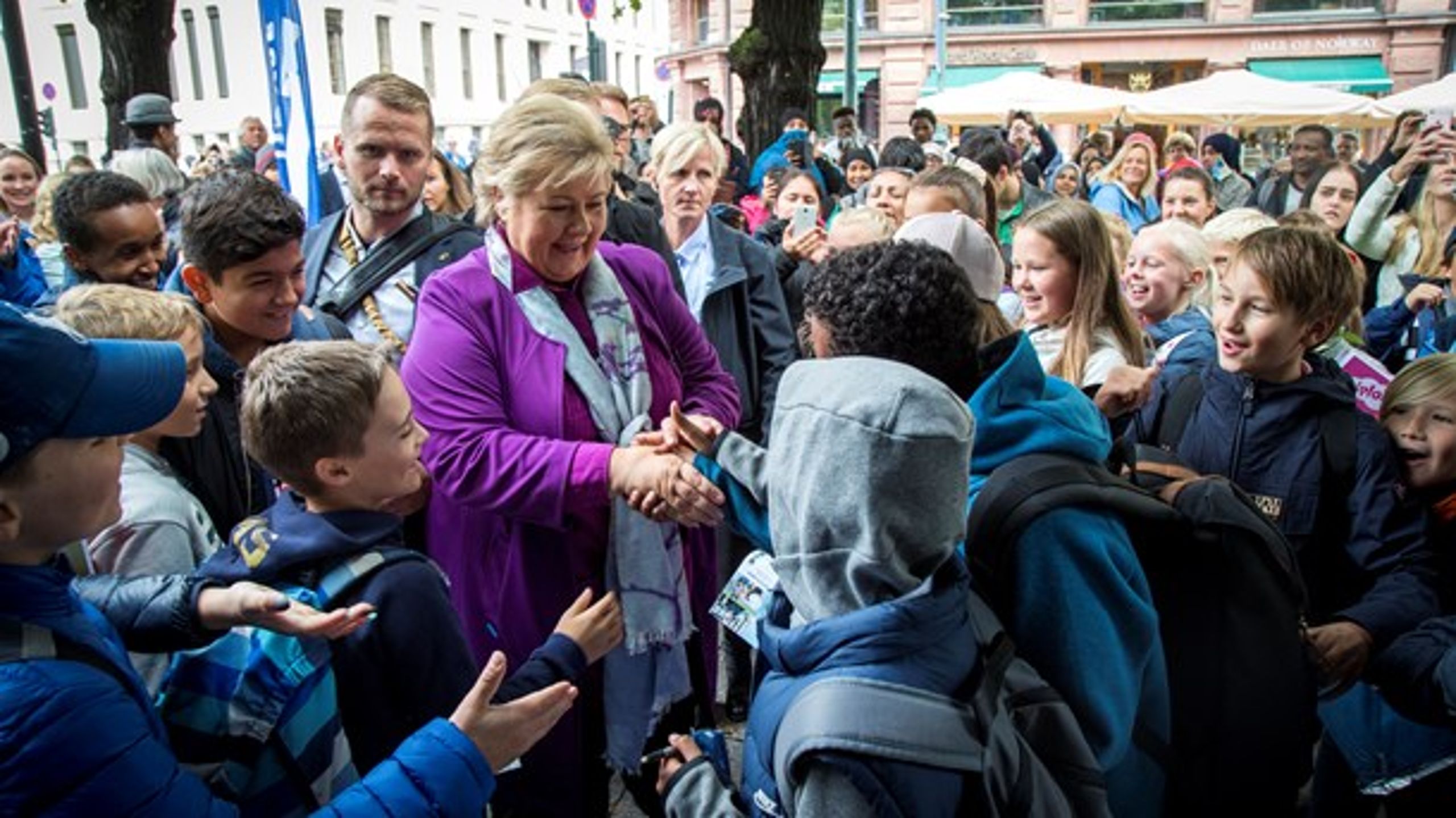 I morgen&nbsp;ved Høyres&nbsp;Erna Solberg (billedet), om hun kan&nbsp;beholde statsministerposten i Norge eller må afgive den til Arbeiderpartiets Jonas Gahr Støre.