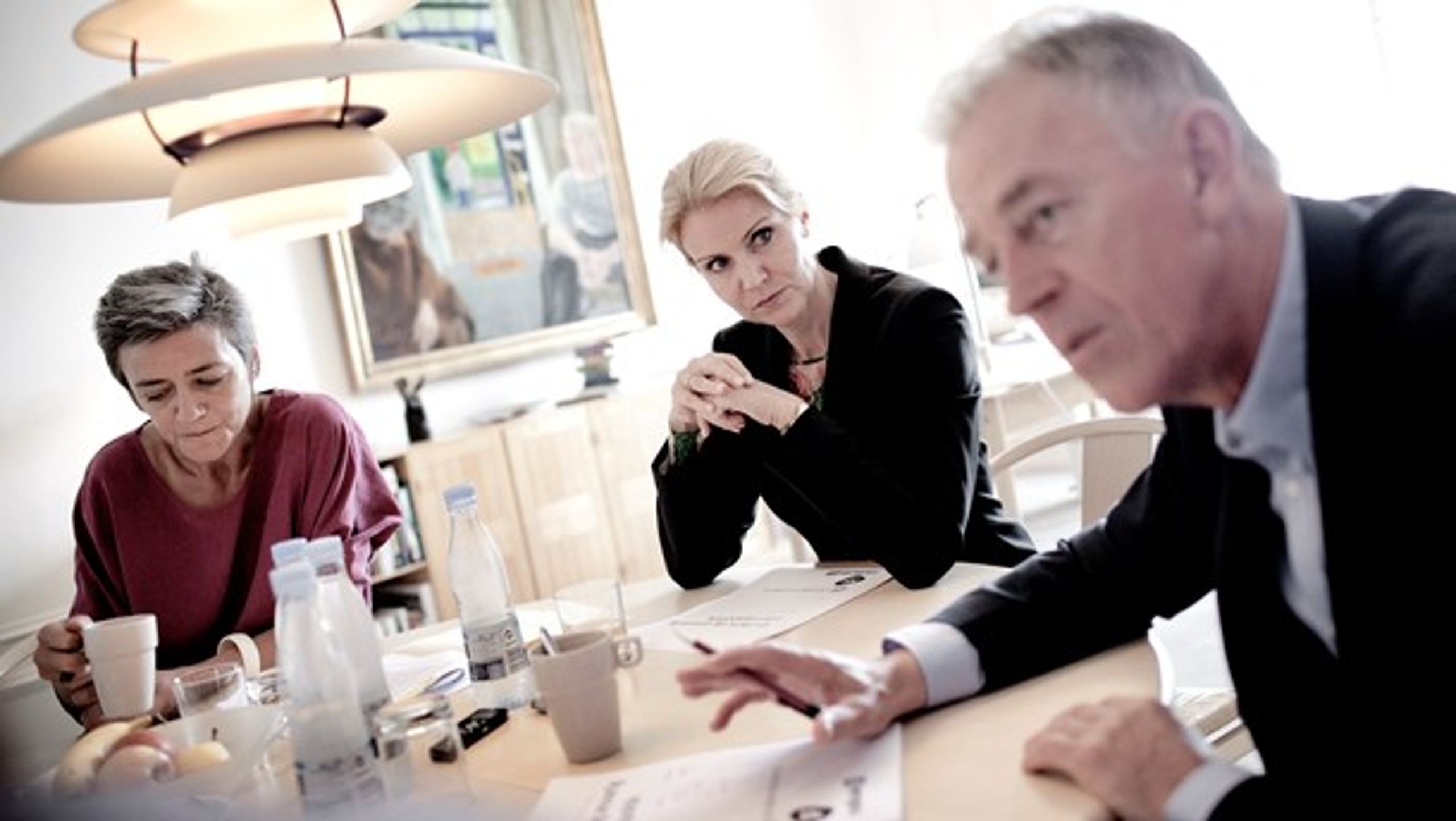 SF blev udpeget som den store synder&nbsp;i forhold til Thorning-regeringens problemer.&nbsp;Men&nbsp;en regering med SF&nbsp;er ikke desto mindre S-vælgernes favorit.<br>