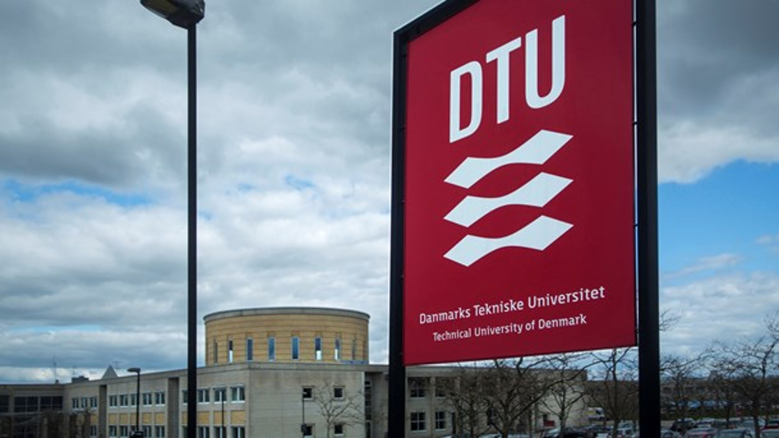 Gymnasiets lærere ved bedst, men virksomheder og uddannelsesinstitutioner som DTU kan bidrage til at gøre matematikken relevant, mener Steen Markvorsen.