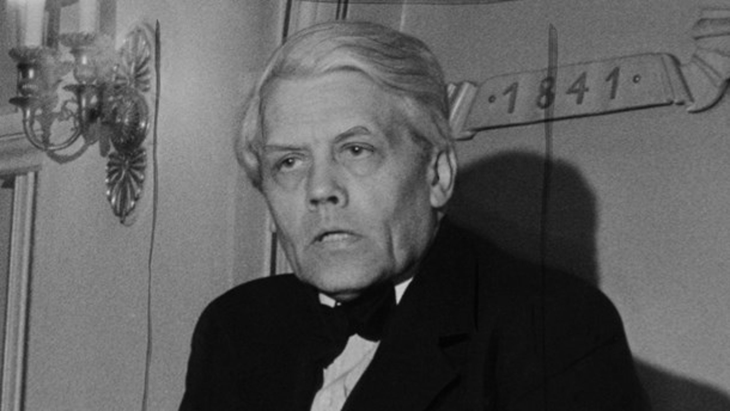 SELEKTIVT:&nbsp;Hvordan kan DR i ramme alvor&nbsp;mene at kunne dokumentere Danmarks frihedskamp uden at nævne folk som f.eks. den konservative John Christmas-Møller, funderer Søren Espersen.