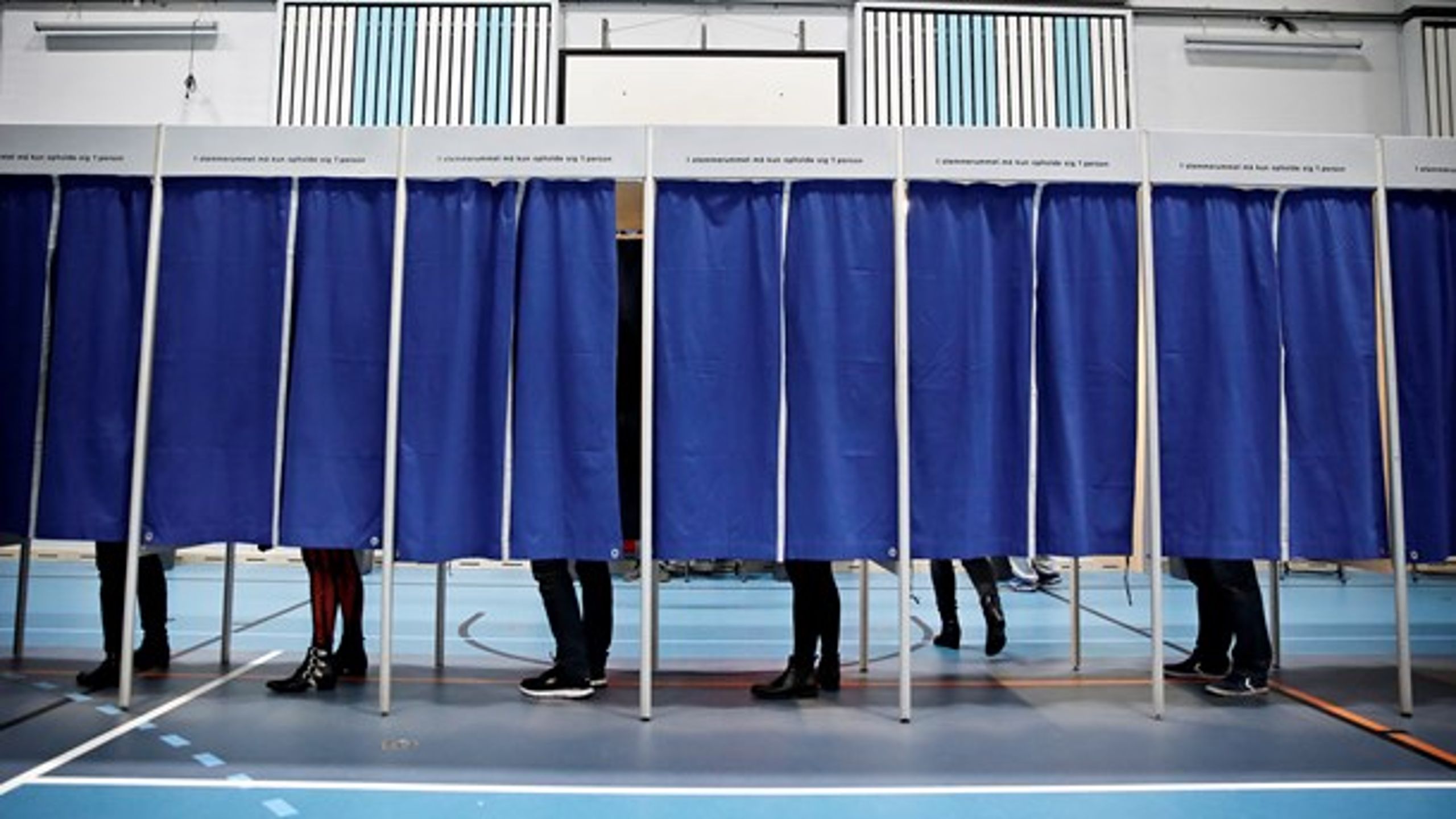 Når blinde og svagsynede går til valg i næste uge, kan de for første gang i otte år selv bestemme, hvem der skal hjælpe dem i stemmeboksen.&nbsp;