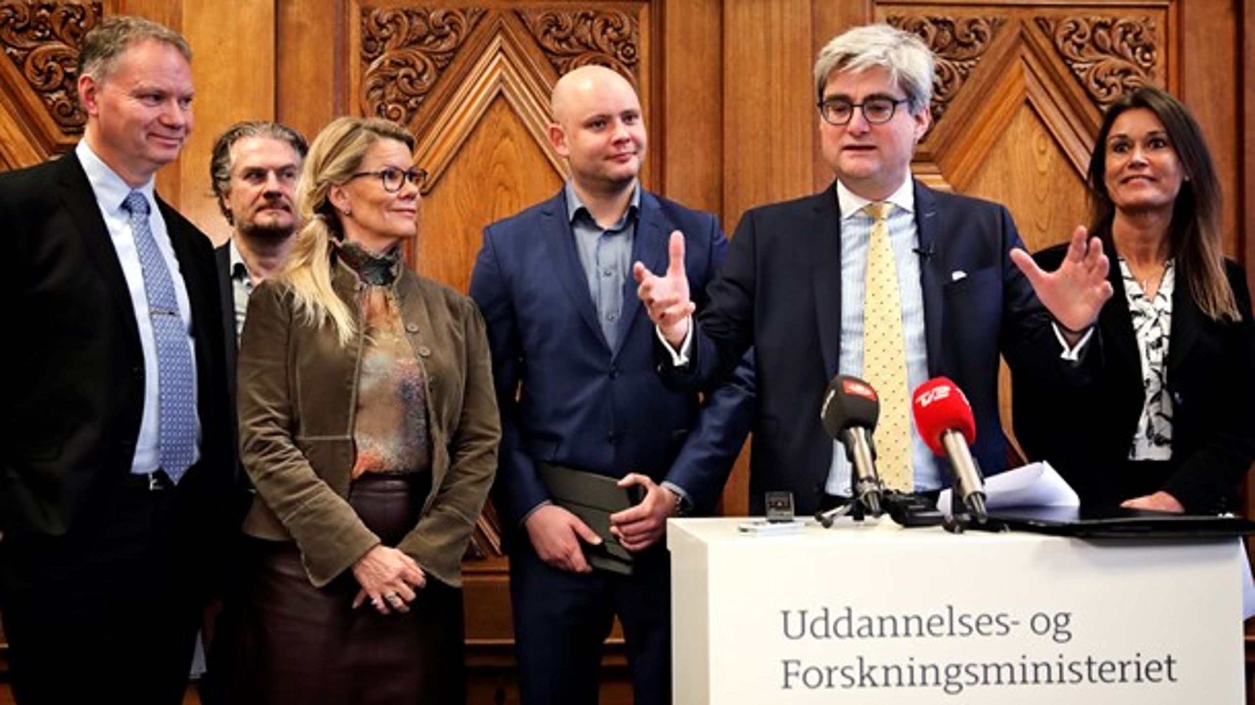 Pressemøde om lempelse af uddannelsesloftet&nbsp;i Uddannelses- og Forskningsministeriet, januar 2017. Det er blandt andet&nbsp;midler fra uddannelsesloftet, som finansierer den nye sprogstrategi.
