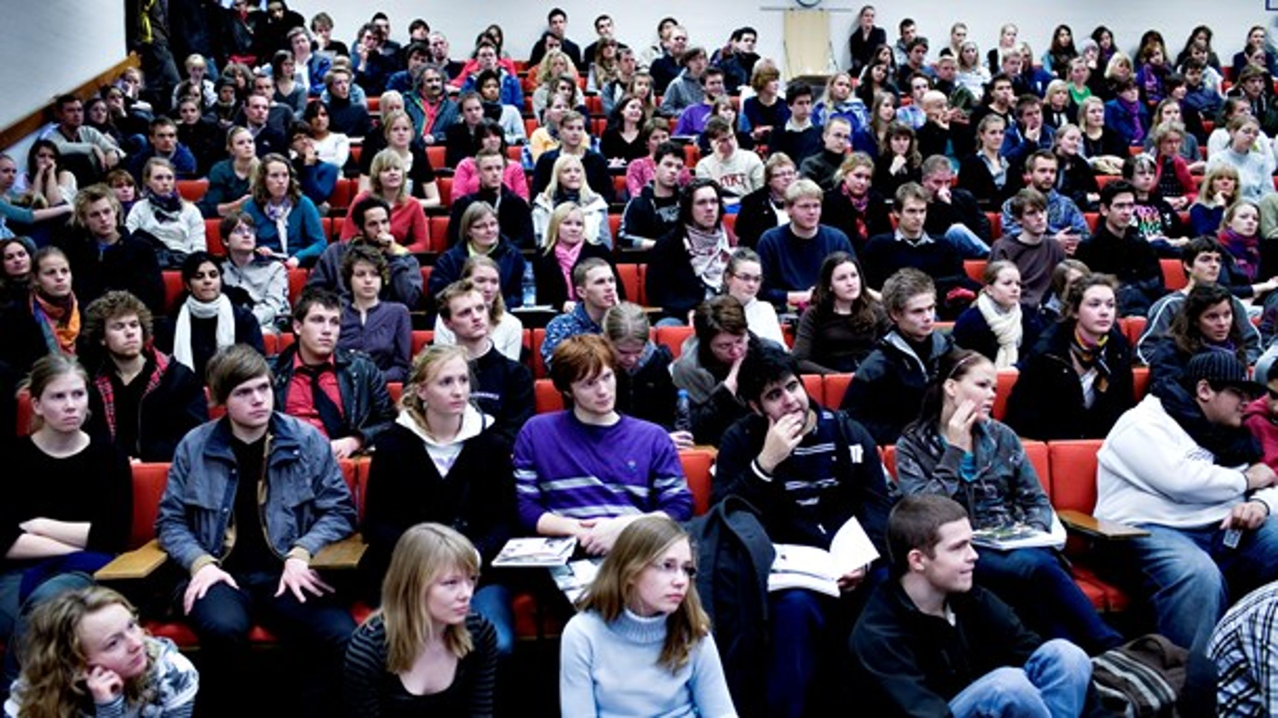 Der er brug for mere fleksibilitet i koblingen mellem studie og studierelevant beskæftigelse, skriver Thomas Christensen.