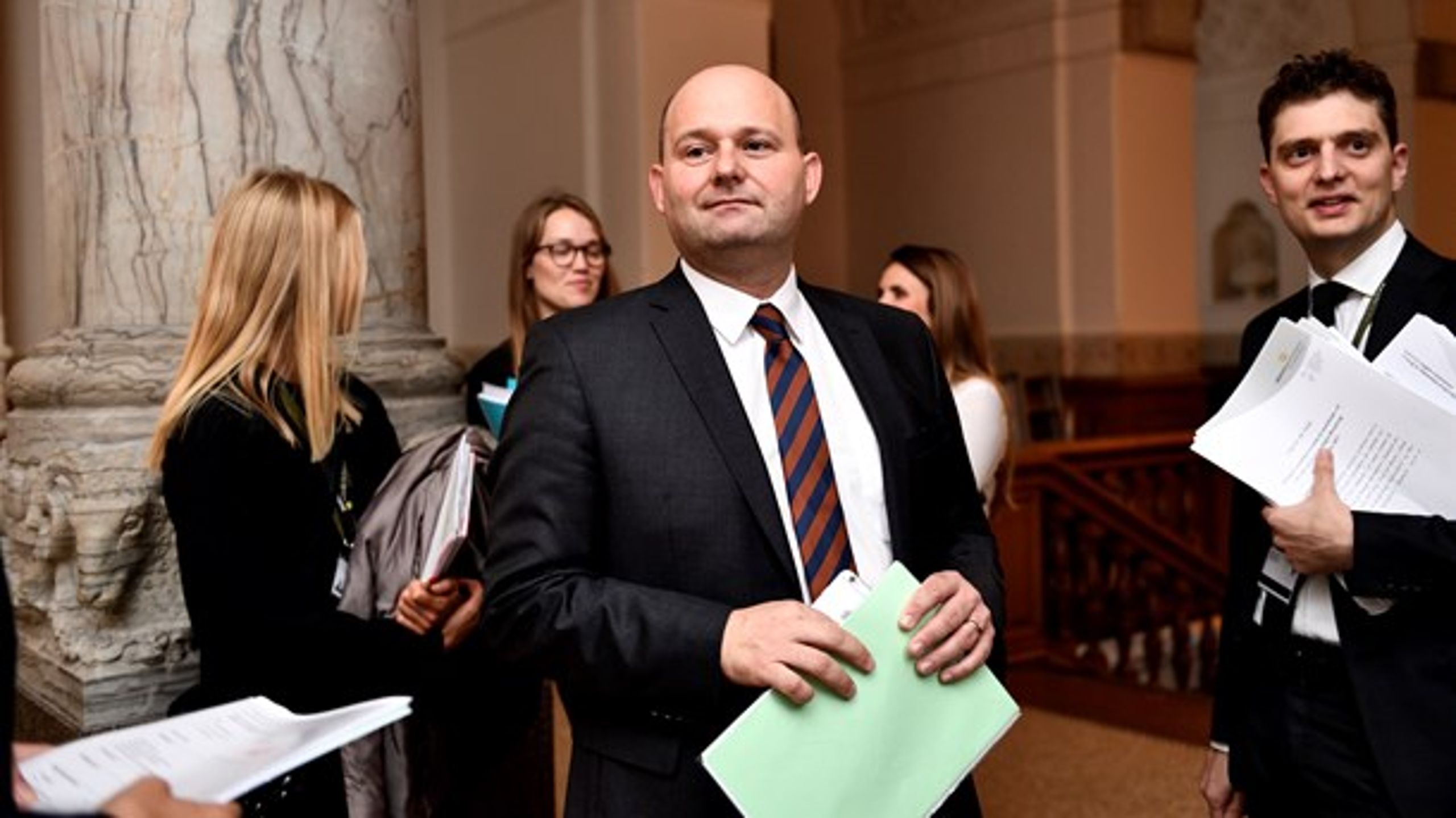 Justitsminister Søren Pape Poulsen har nedsat regeringens lovede ytringsfrihedskommission.&nbsp;