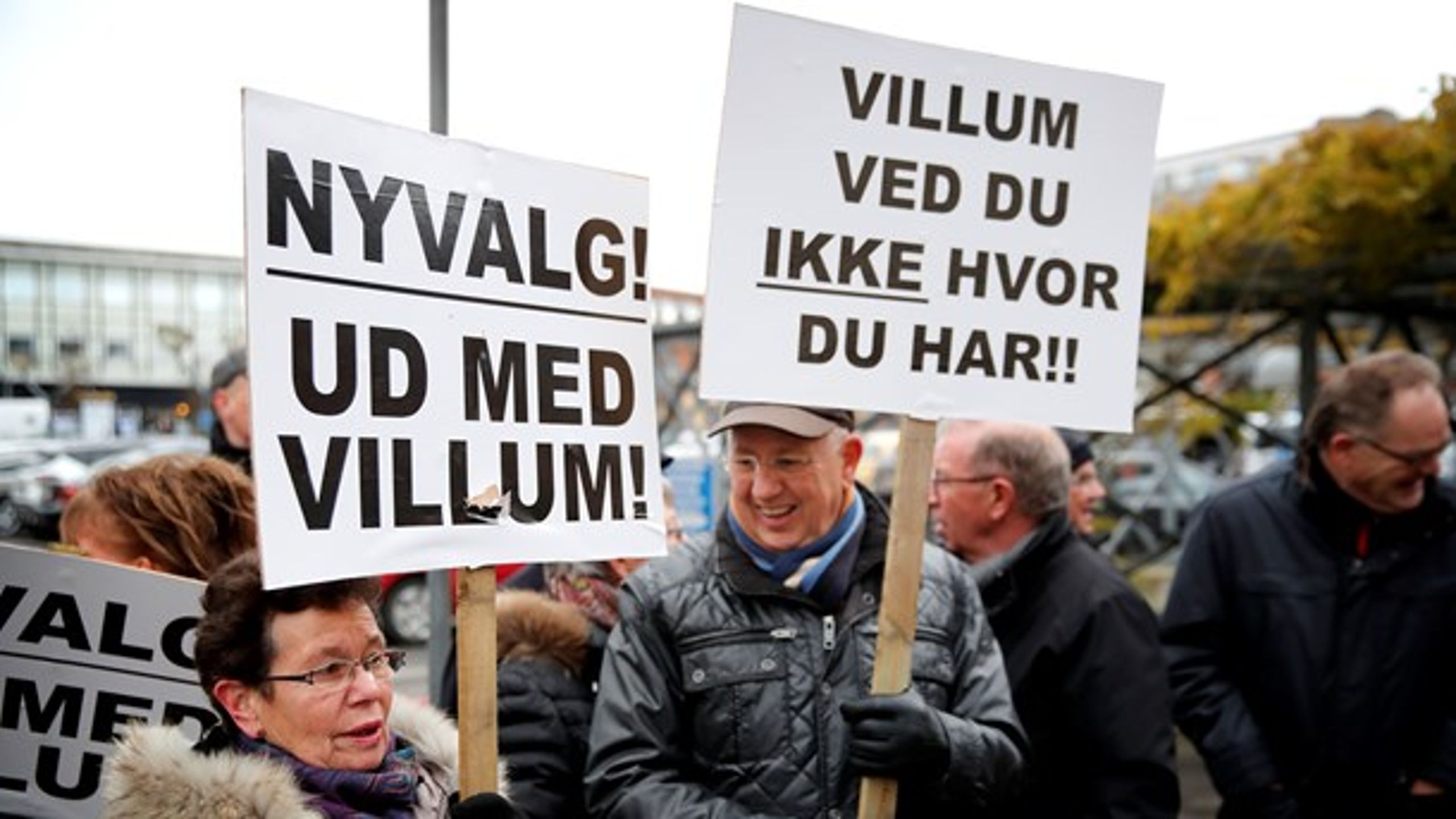 <b>Den højst utraditionelle aftale mellem S og LA om at dele borgmesterposten blev mødt af&nbsp;demonstranter 1. december 2017.&nbsp;</b>