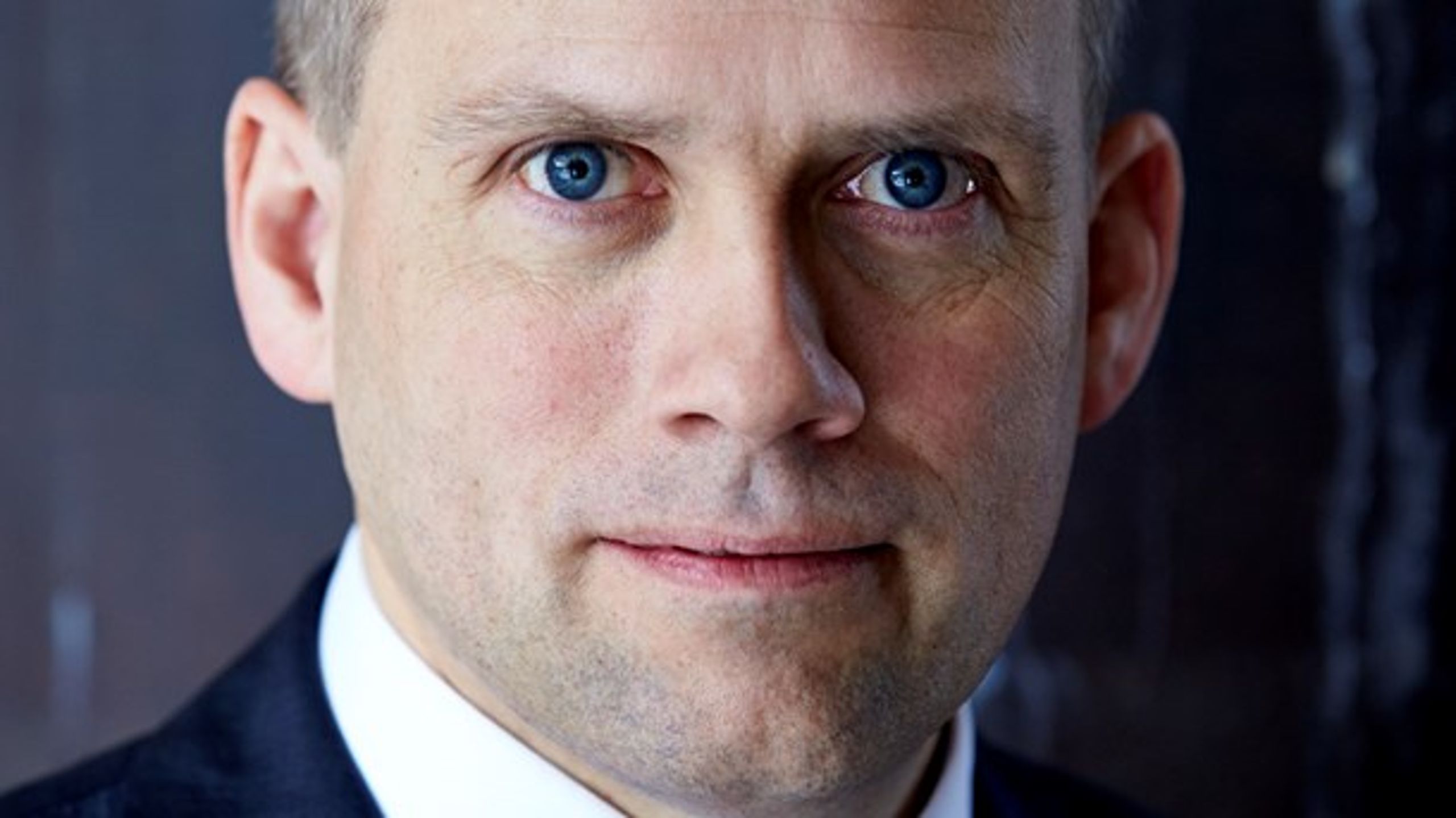 Man åbner op for øget magtanvendelse på sikrede institutioner, hvor de, der ikke samarbejder, skal mødes med overvågning, kontrol og fysisk magt. Det kan være kontraproduktivt, mener Henrik Dam.