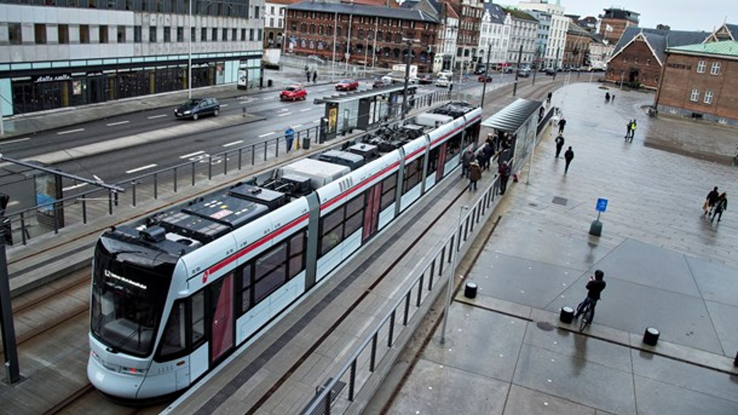 Privatbilismen skal være en langt mindre del af fremtidens transport, skriver Henning Hyllested (EL)