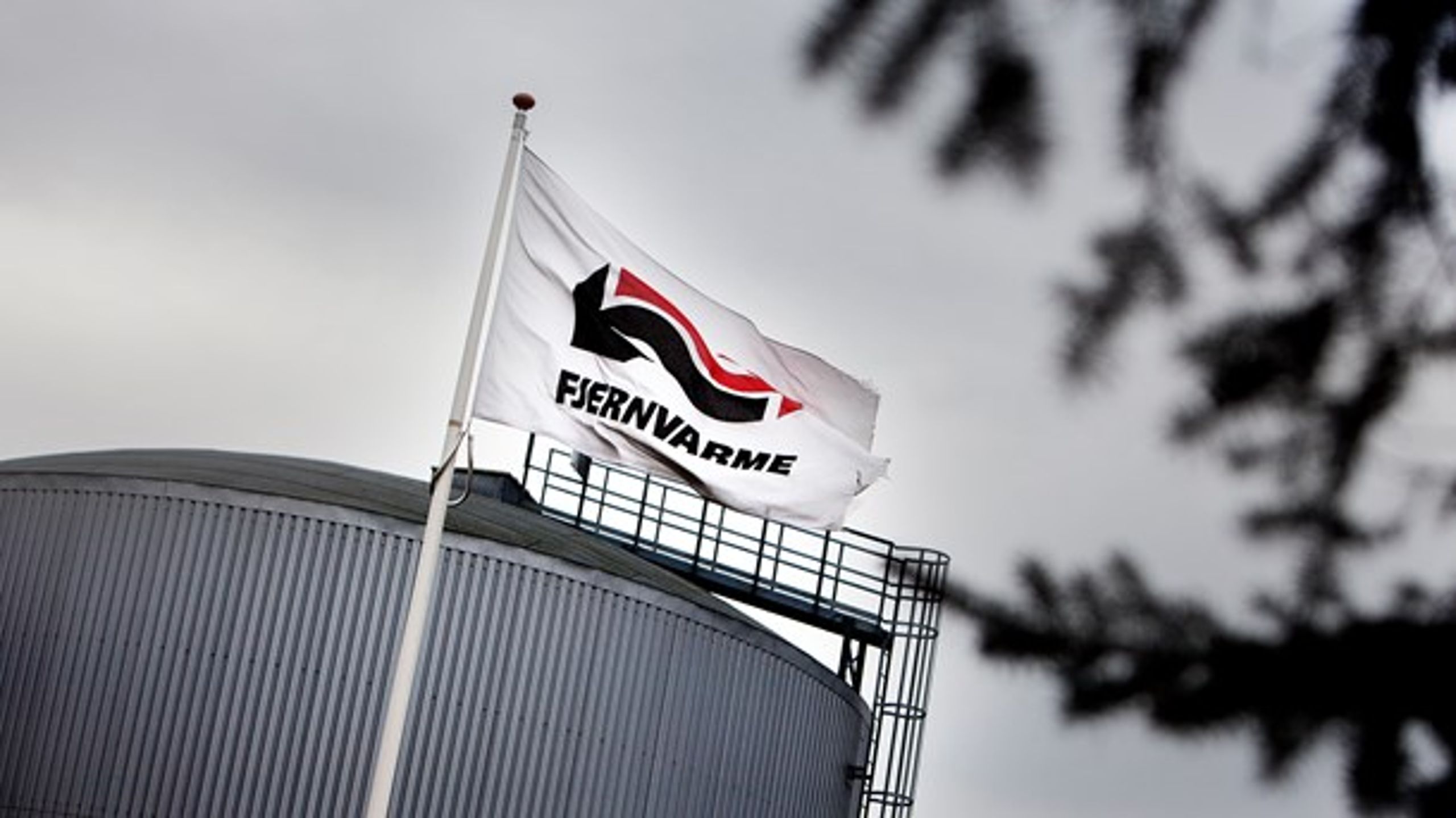 Når grundbeløbet udløber ved udgangen af i år, så står forbrugerne til en kæmpe ekstraregning. Løsningen på det problem er at sænke afgiften på naturgas, skriver&nbsp;<span>Susanne Juhl og Erik Nørregaard Hansen<div><br></div></span>