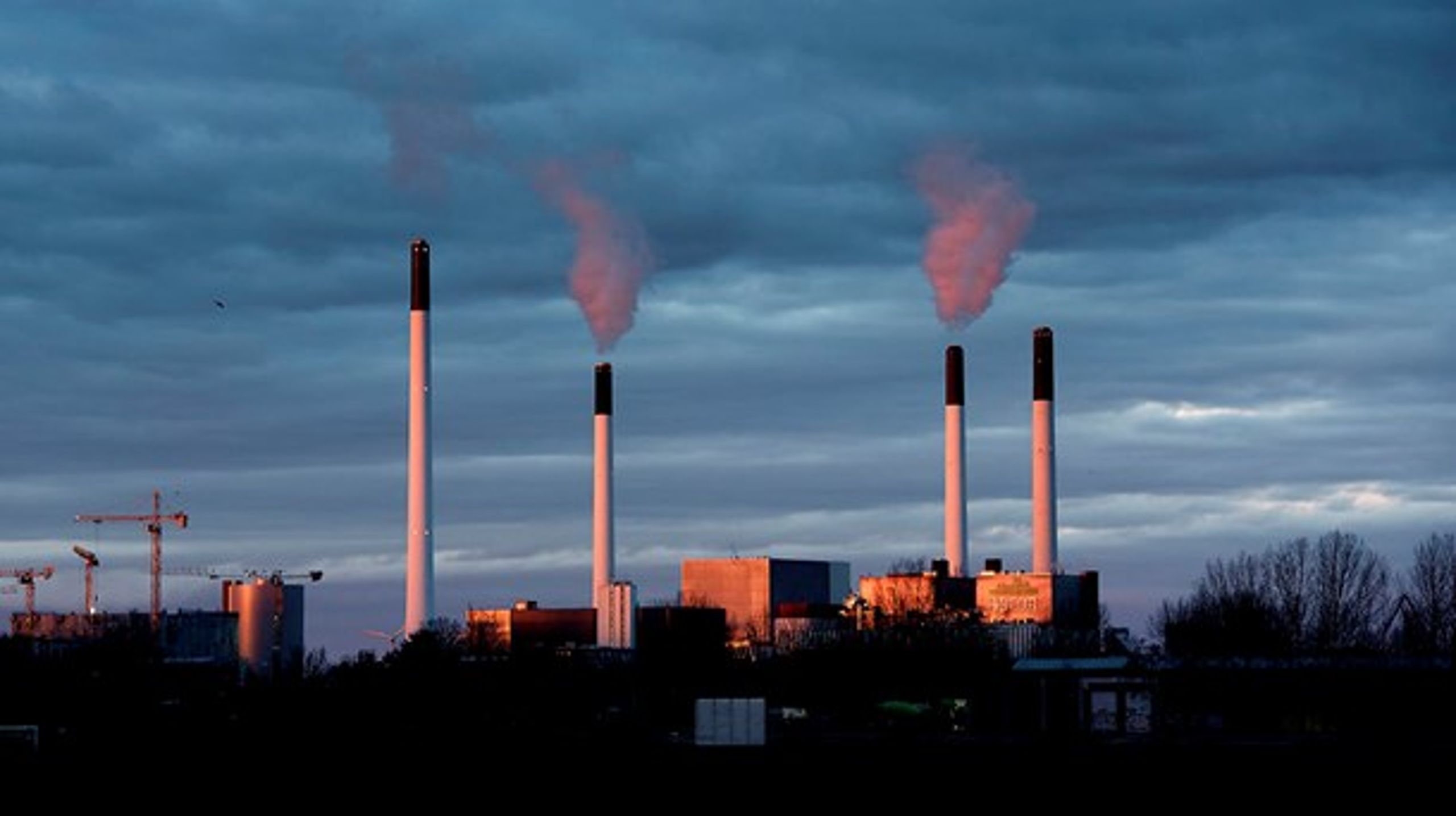 En lavere el-varmeafgift vil give flere fjernvarmeværker mod på at investere i varmepumper, håber og tror de i Dansk Energi.<br>