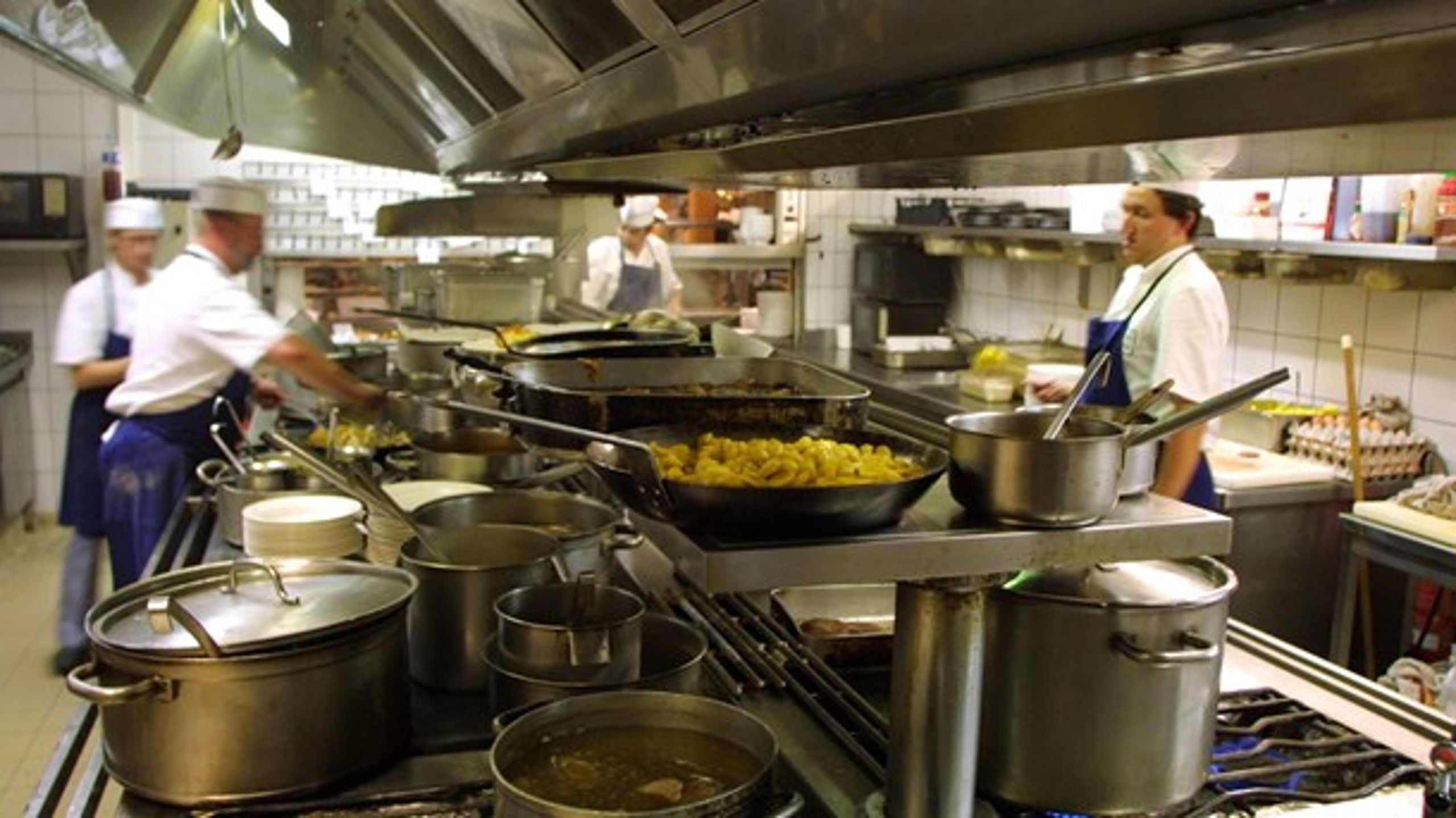 En fødevareaftale med 51 kommuner er kommet til fornyet debat, efter at SKI har meddelt, at de genudbyder aftalen.&nbsp;