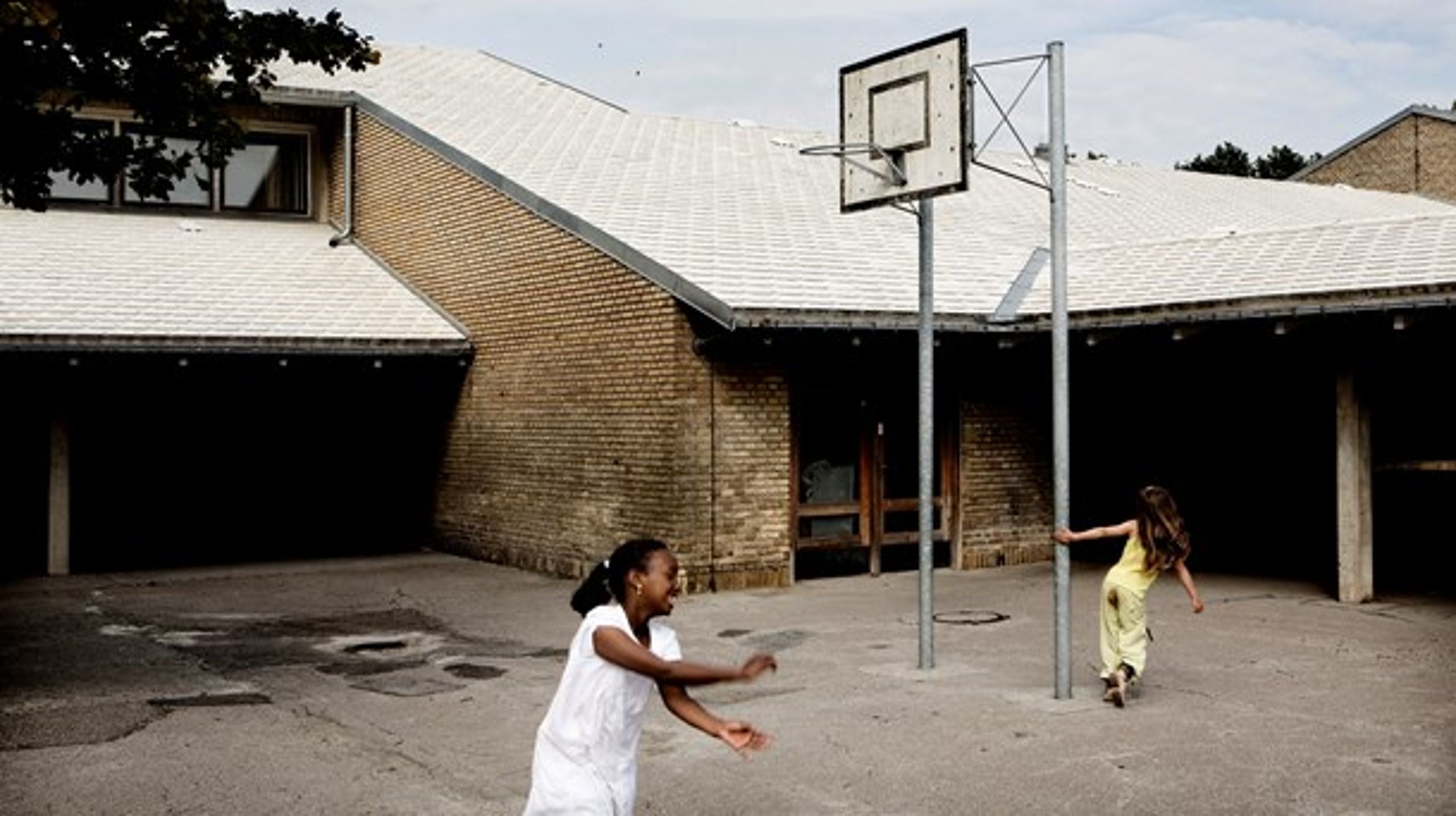 Der er brug for oplysning og debat – og for indsamlinger, der kan udbygge vores viden om de sidste 50-60 år af skolens historie, mener&nbsp;Ning de Coninck-Smith.