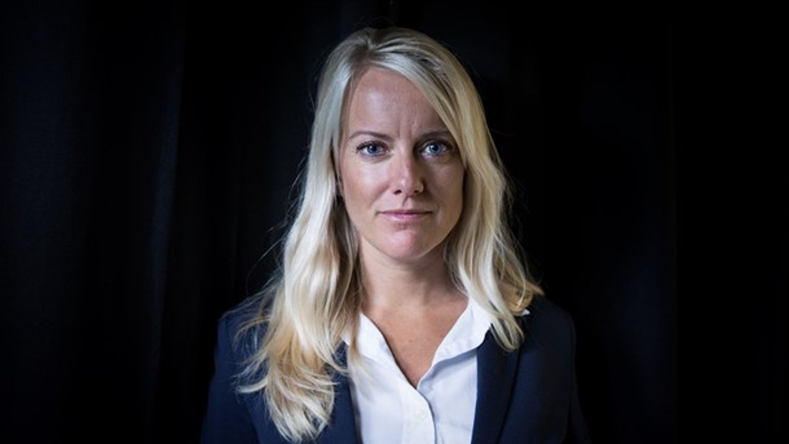 Ved at blande sig i forhandlingerne fisker DF, Radikale og den yderste venstrefløj efter 700.000 offentlige stemmer, skriver Pernille Vermund.