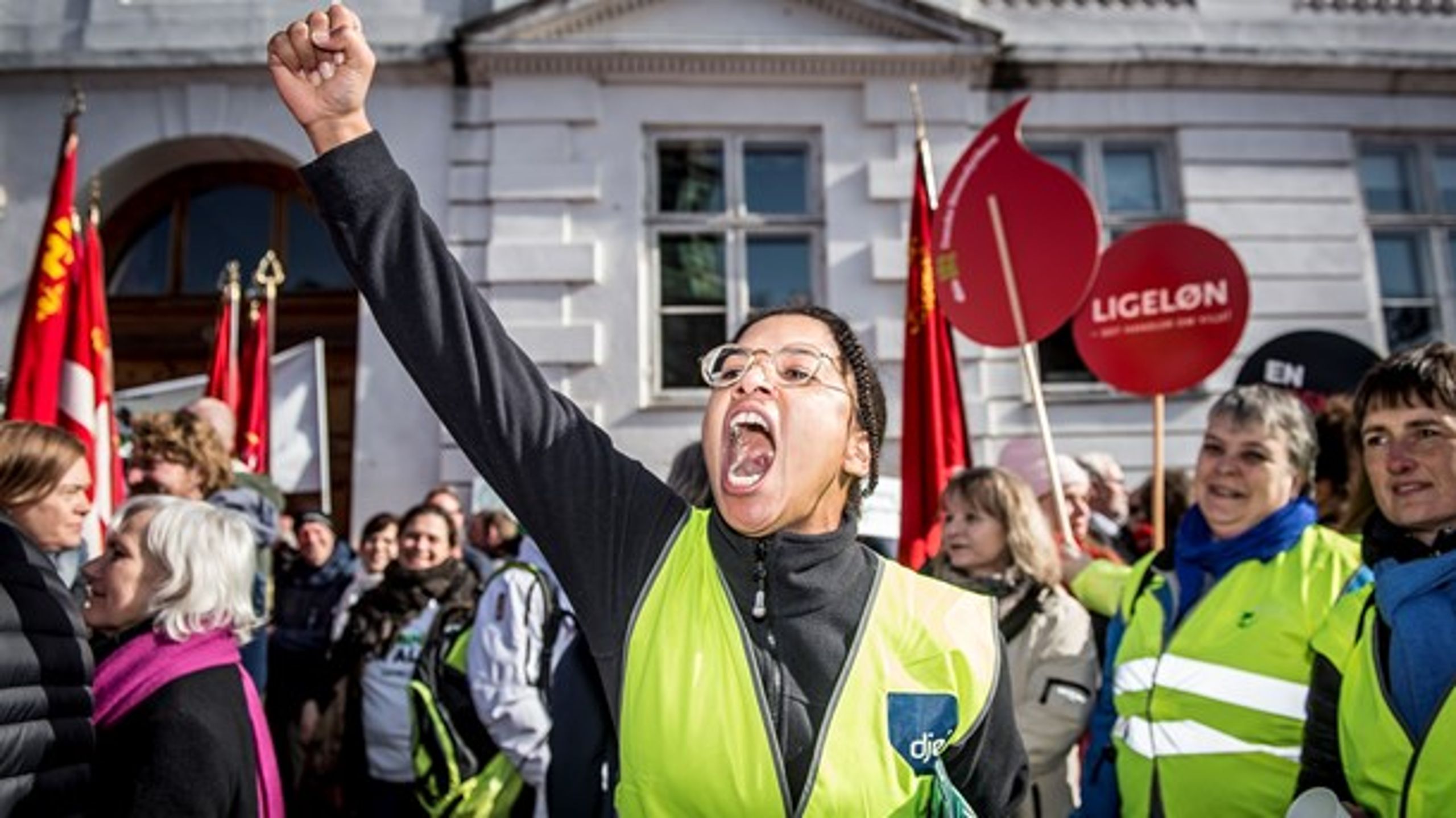 Jeg synes der er mange flittige og arbejdsomme offentligt ansatte, som fortjener en ekstra skilling i lønposen, skriver Danny K. Malkowski.