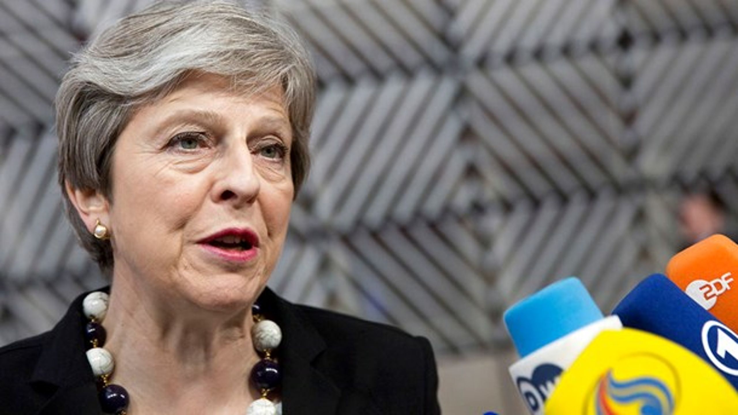 May insisterer på at lukke ned for den frie bevægelighed, som&nbsp;kræver en genetablering af grænsekontrollen imellem Den Irske Republik og Nordirland, skriver&nbsp;Jonas Stengaard Jensen.&nbsp;