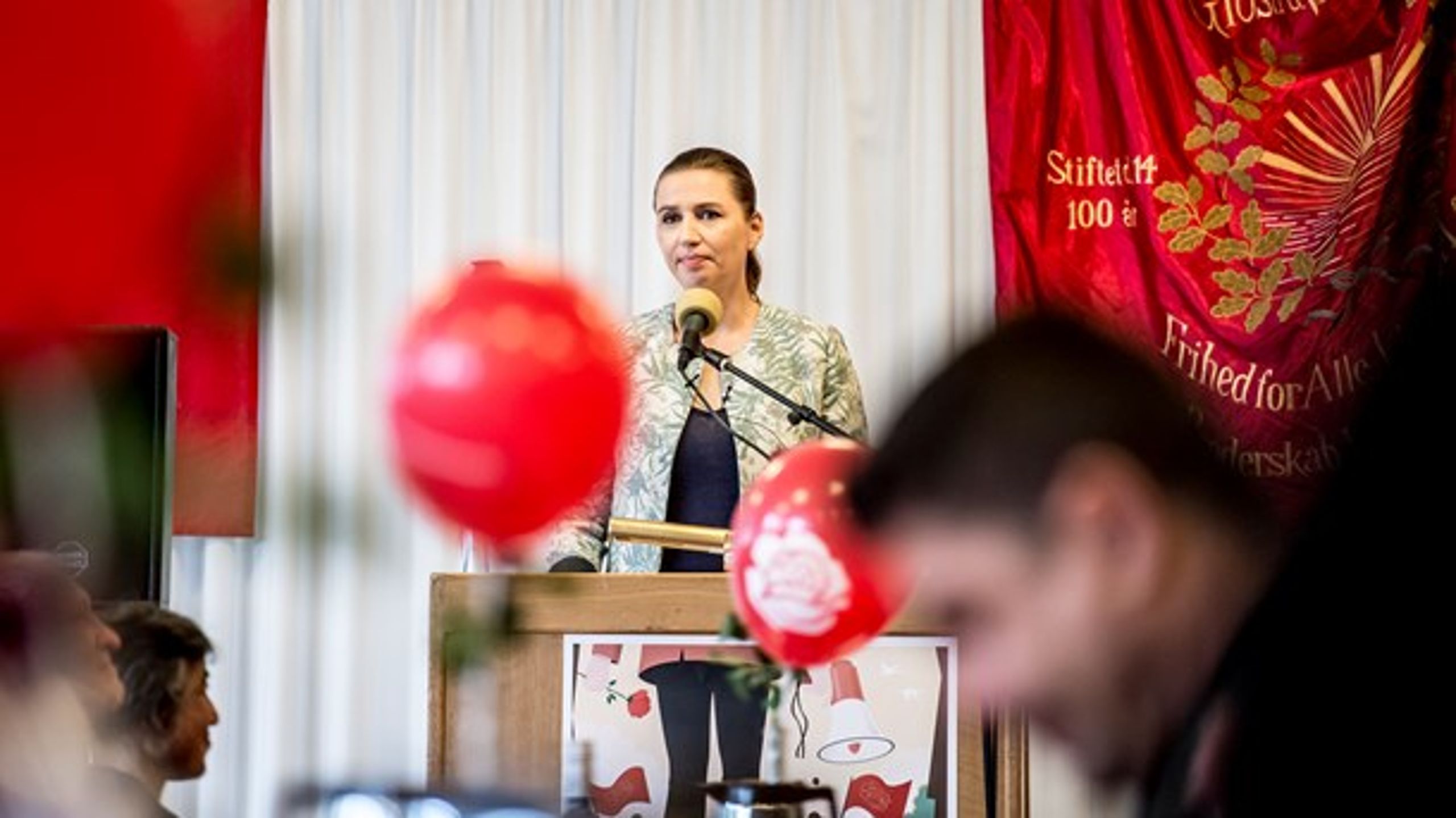 Mette Frederiksen (S) brugte 1. maj til at foreslå en præmie på&nbsp;50.000 kroner til udlærte fra bestemte erhvervsuddannelser.
&nbsp;