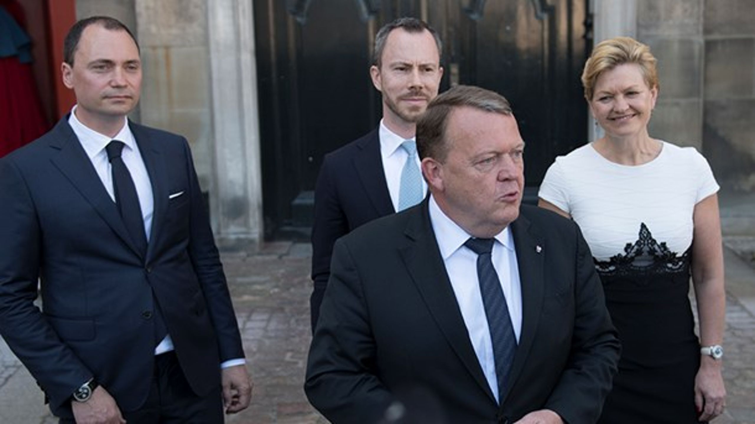 En Ellemann går ud, og en ny træder ind. Jakob Ellemann-Jensen (V) har ofte været nævnt som ministeremne, og onsdag skifter han sin post som politisk ordfører ud med en stilling som miljø- og fødevareminister. Hans halvsøster Karen Ellemann er nu ude, men kan blive gruppeformand.