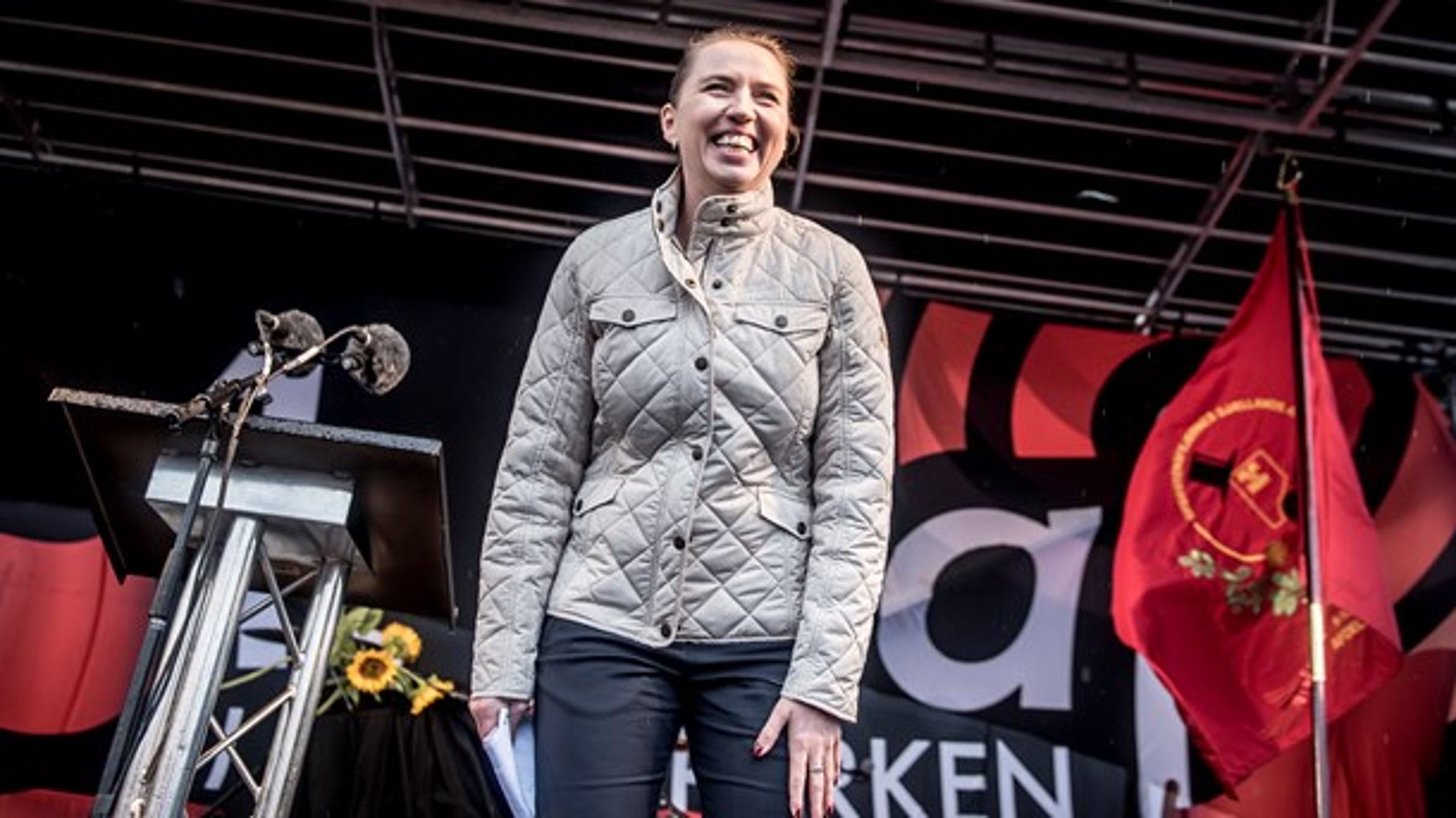 Mette Frederiksen turnerede&nbsp;1. maj med forslaget om at give&nbsp;50.000 kroner til udlærte fra særlige erhvervsuddannelser.