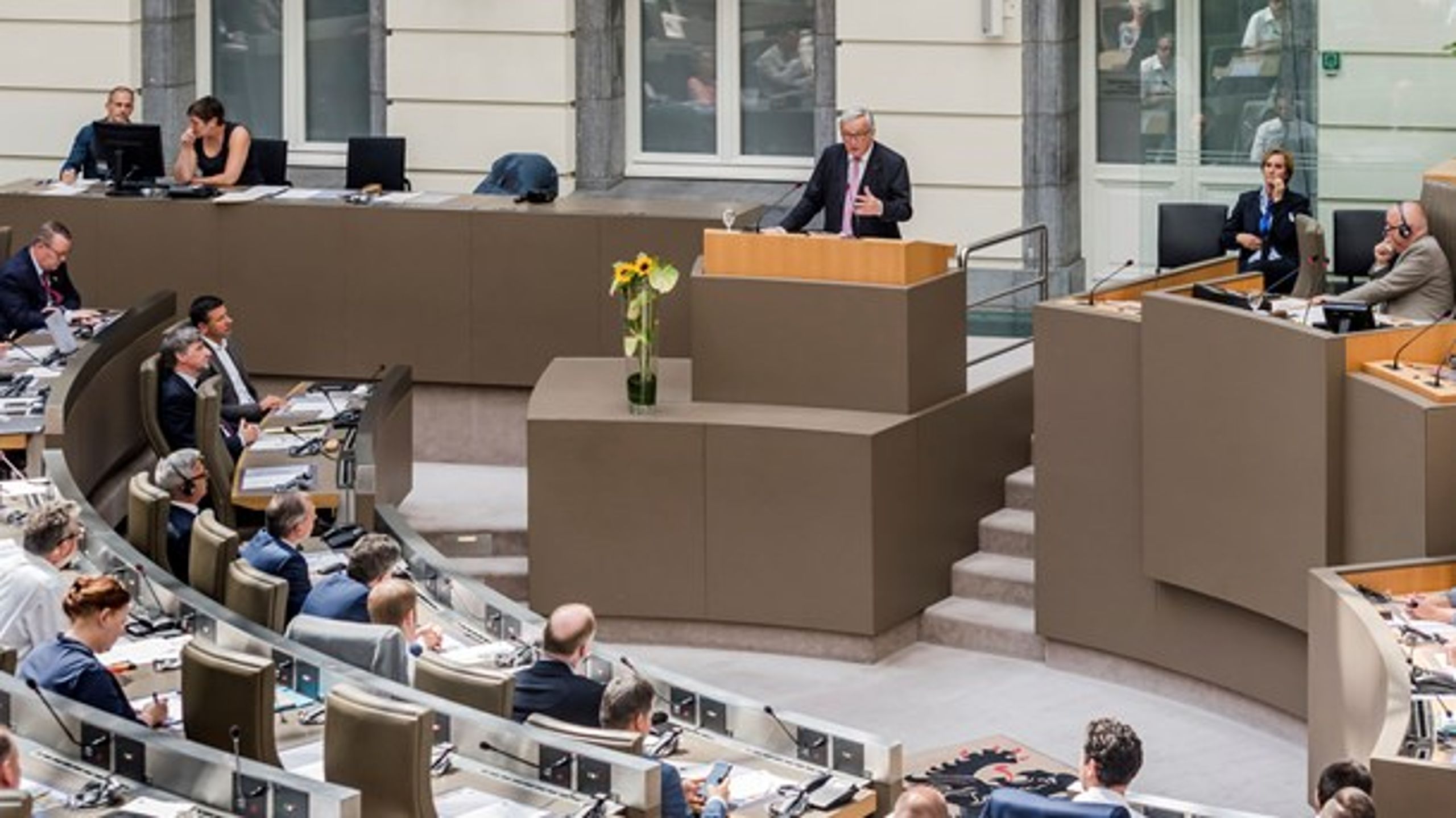 Mere magt til Europa-Parlamentet er mere magt til folket, og mere magt til folket giver mere åbenhed og demokrati, skriver Lucas Zukunft og Mads Rundstrøm.<br>