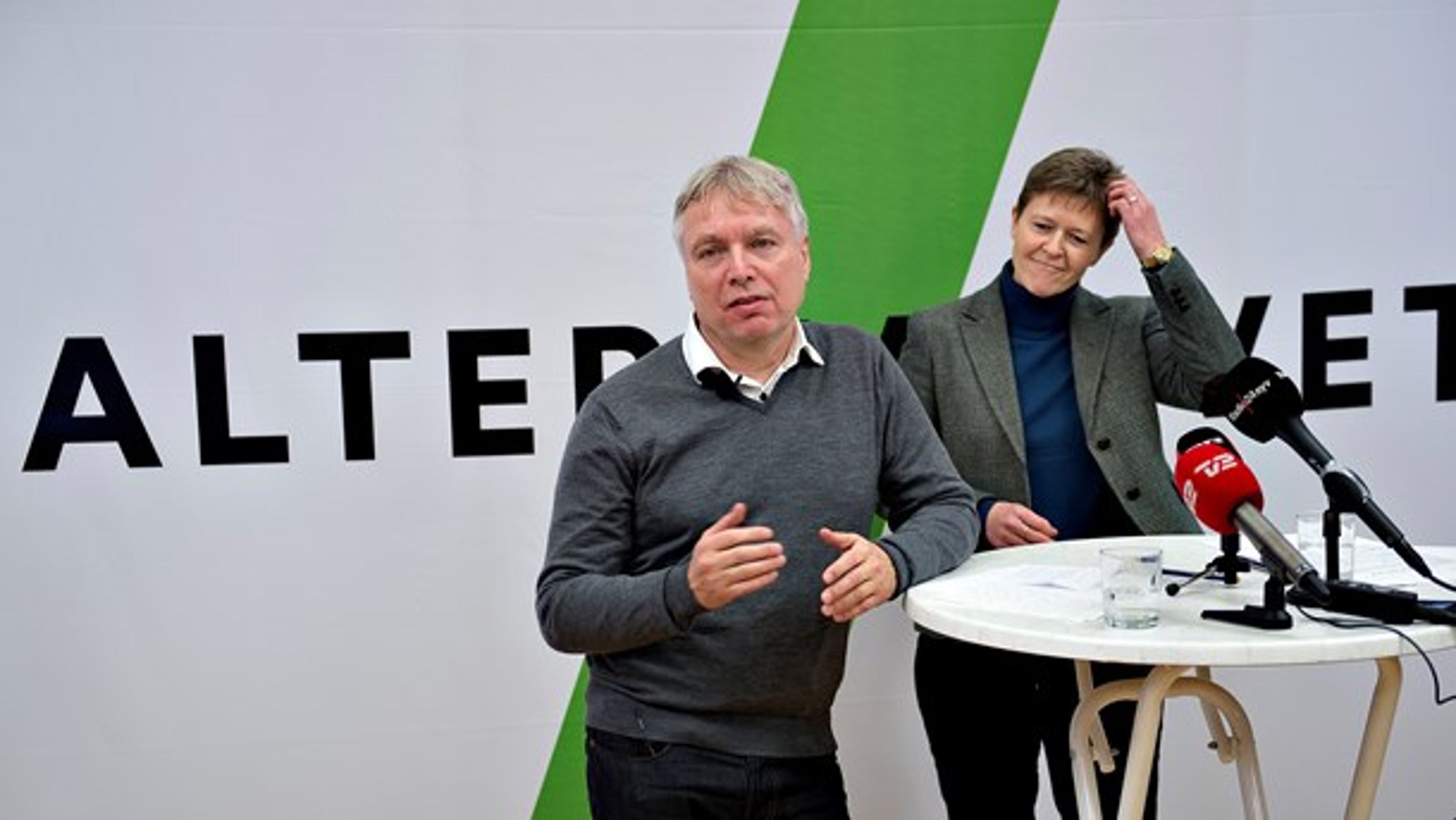 Alternativet står til 3,7 procent af stemmerne i nyt snit af meningsmålingerne. Det er laveste tilslutning, siden partiet kom i Folketinget.&nbsp;