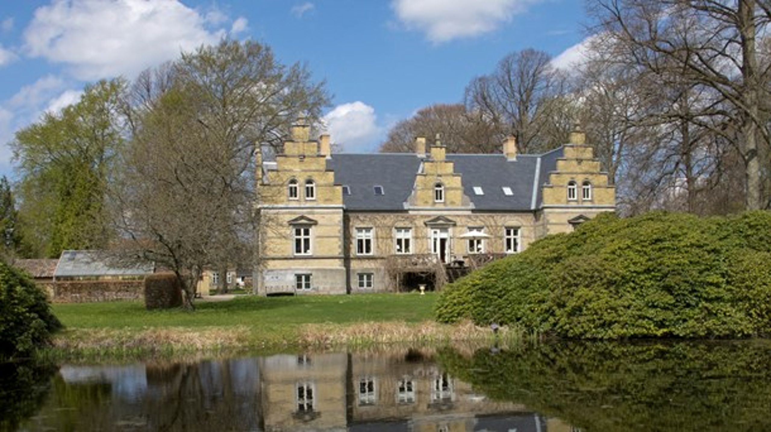 Den Hageske Stiftelse, som driver godset Nivaagaard, har vundet en principiel klagesag, der kan få stor betydning for erhvervsdrivende fonde.&nbsp;